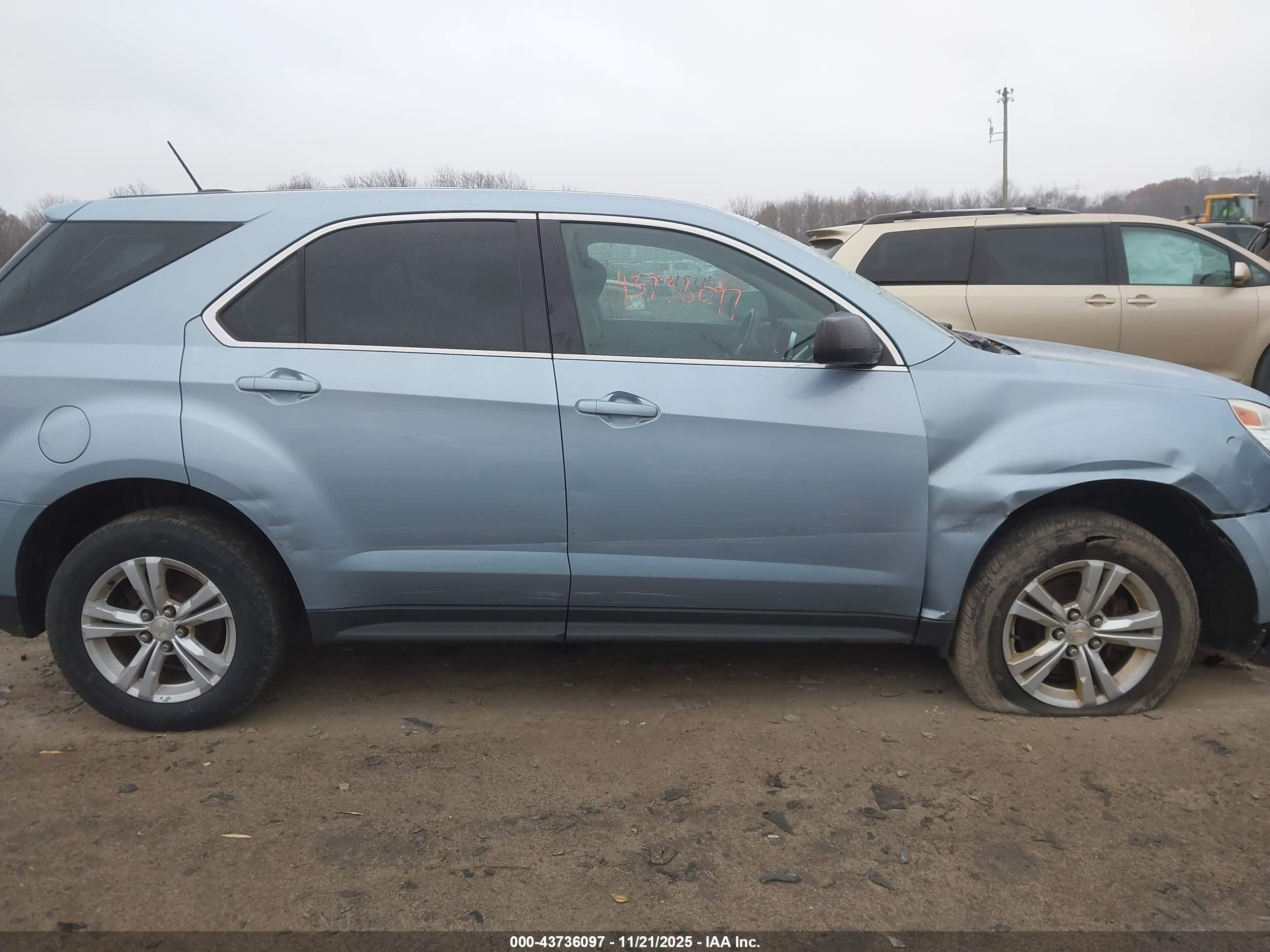 CHEVROLET EQUINOX image 6