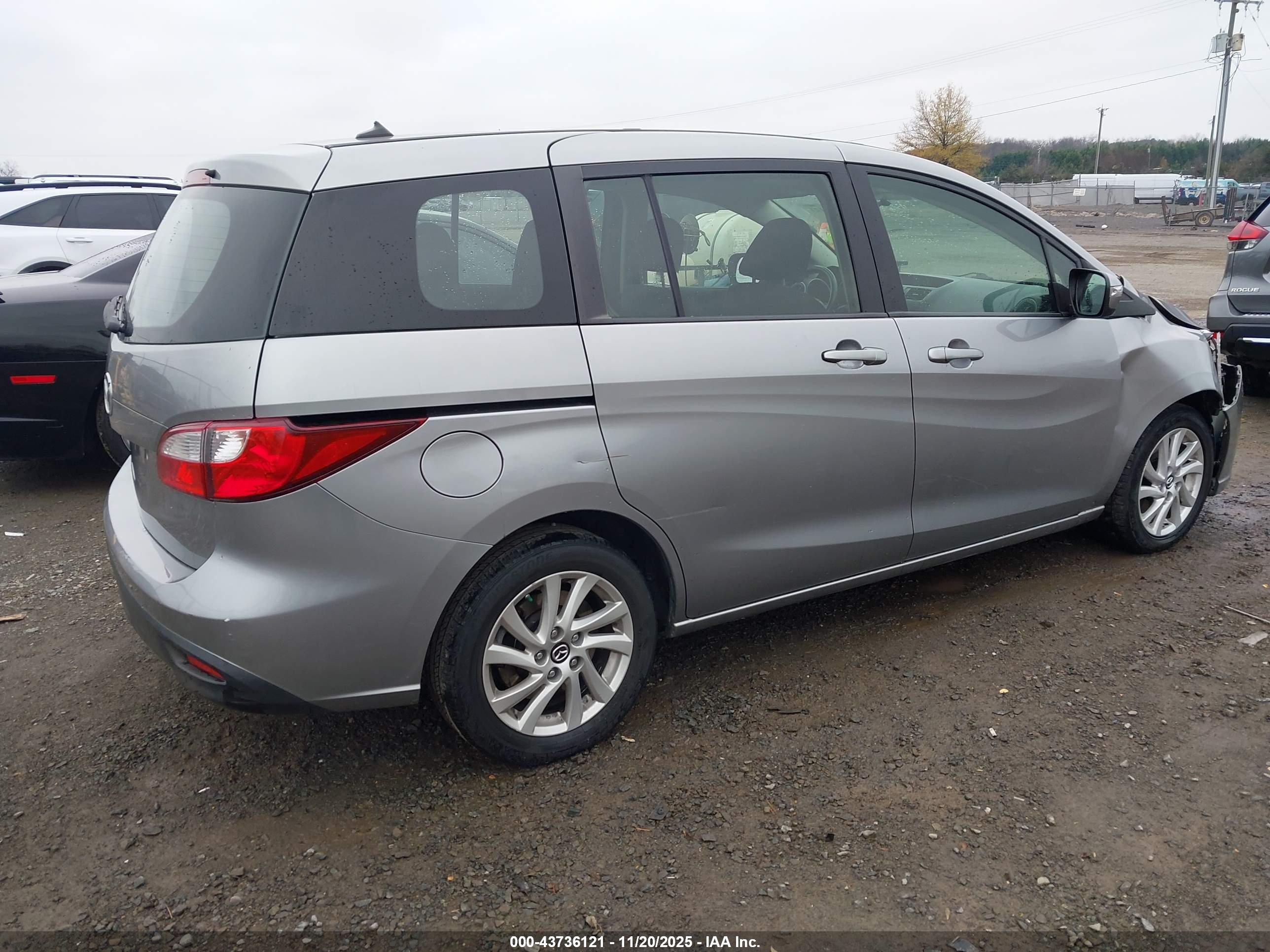 MAZDA MAZDA5 image 4