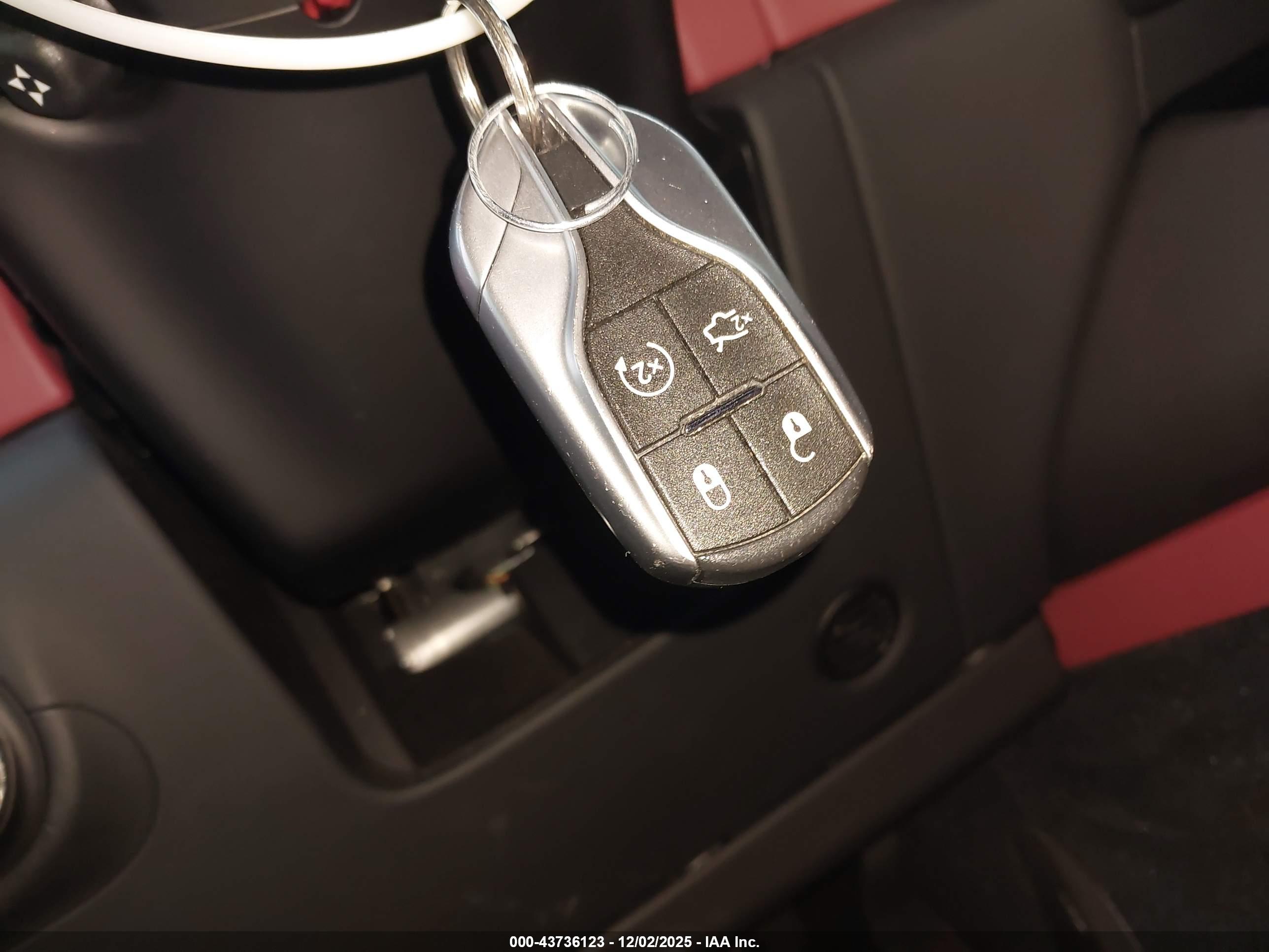 MASERATI LEVANTE image 11