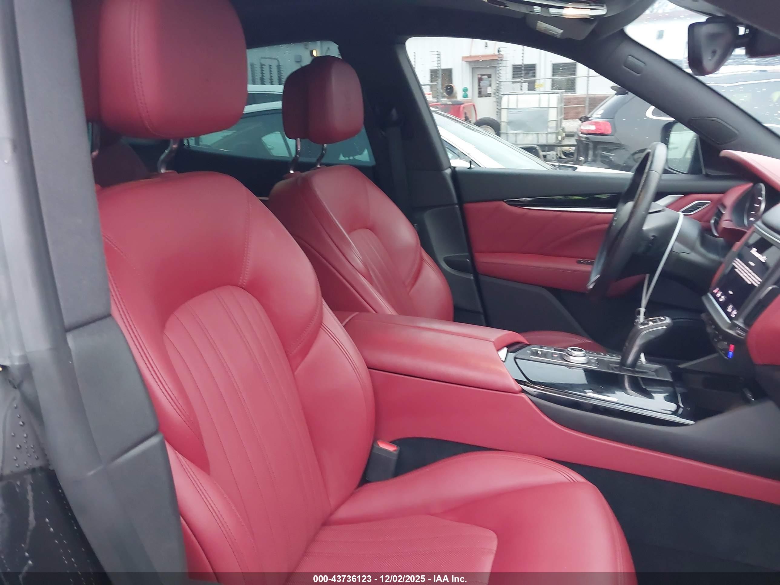 MASERATI LEVANTE image 5