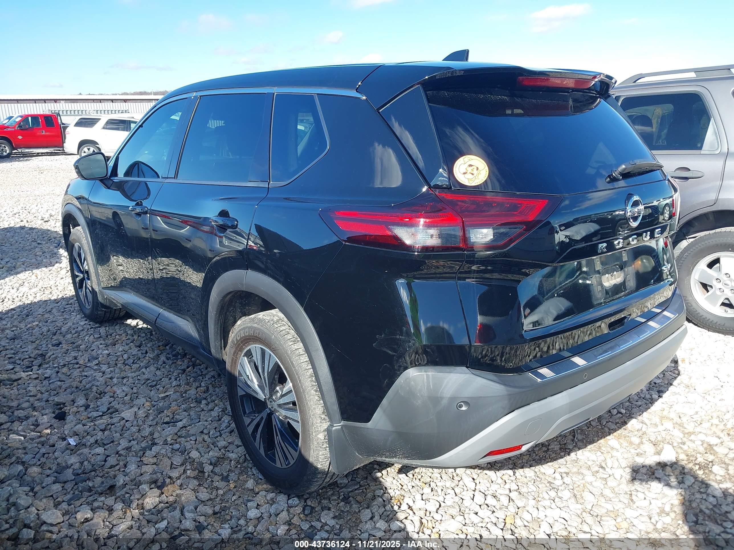 NISSAN ROGUE image 3