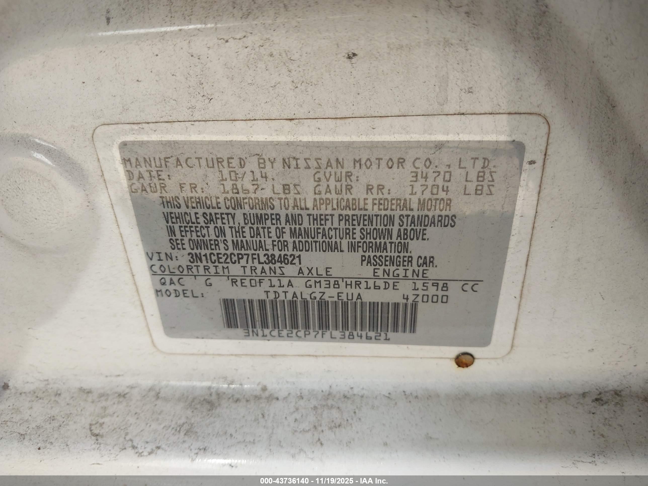 NISSAN VERSA image 9