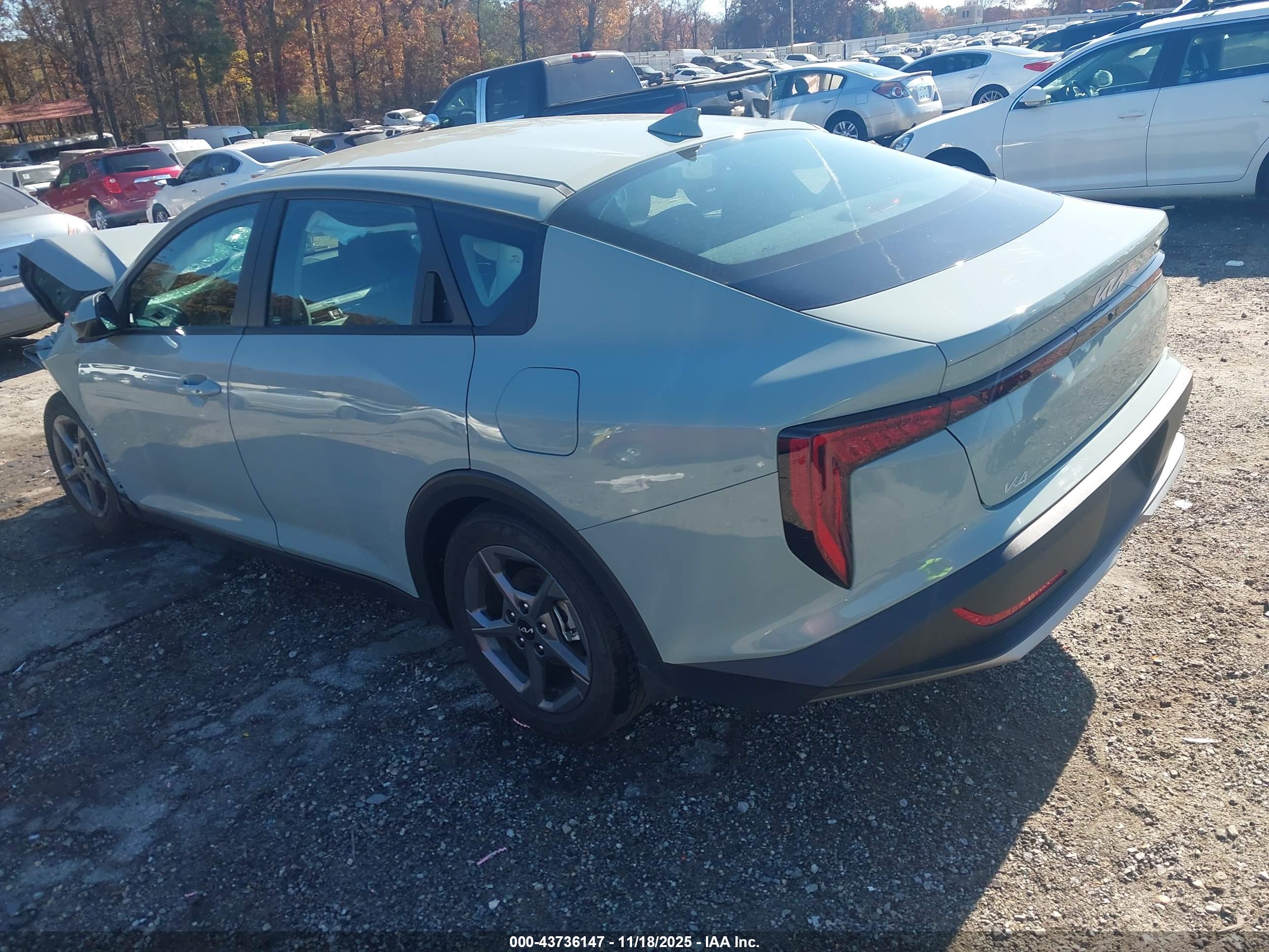 KIA K4 image 3