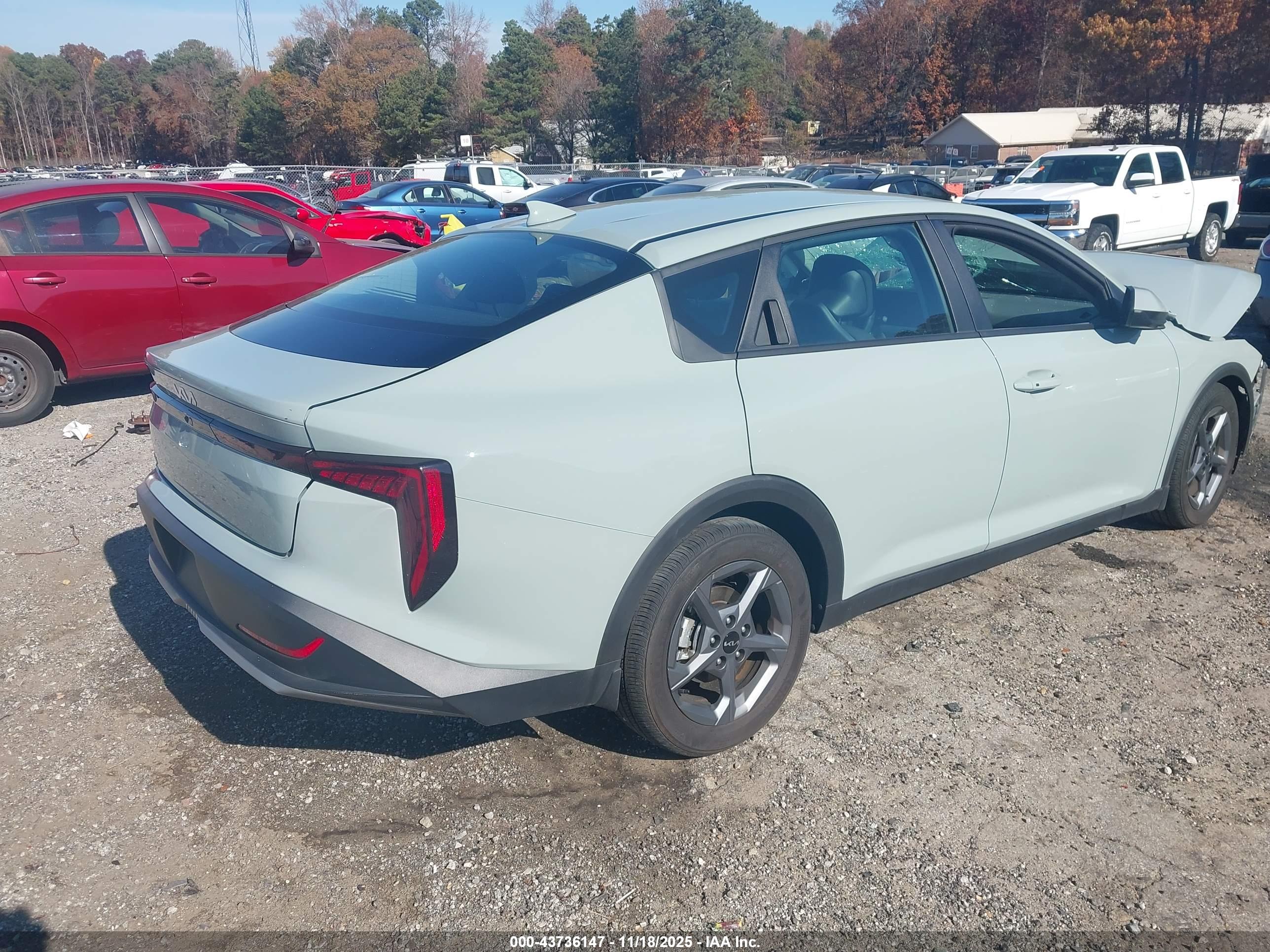 KIA K4 image 4