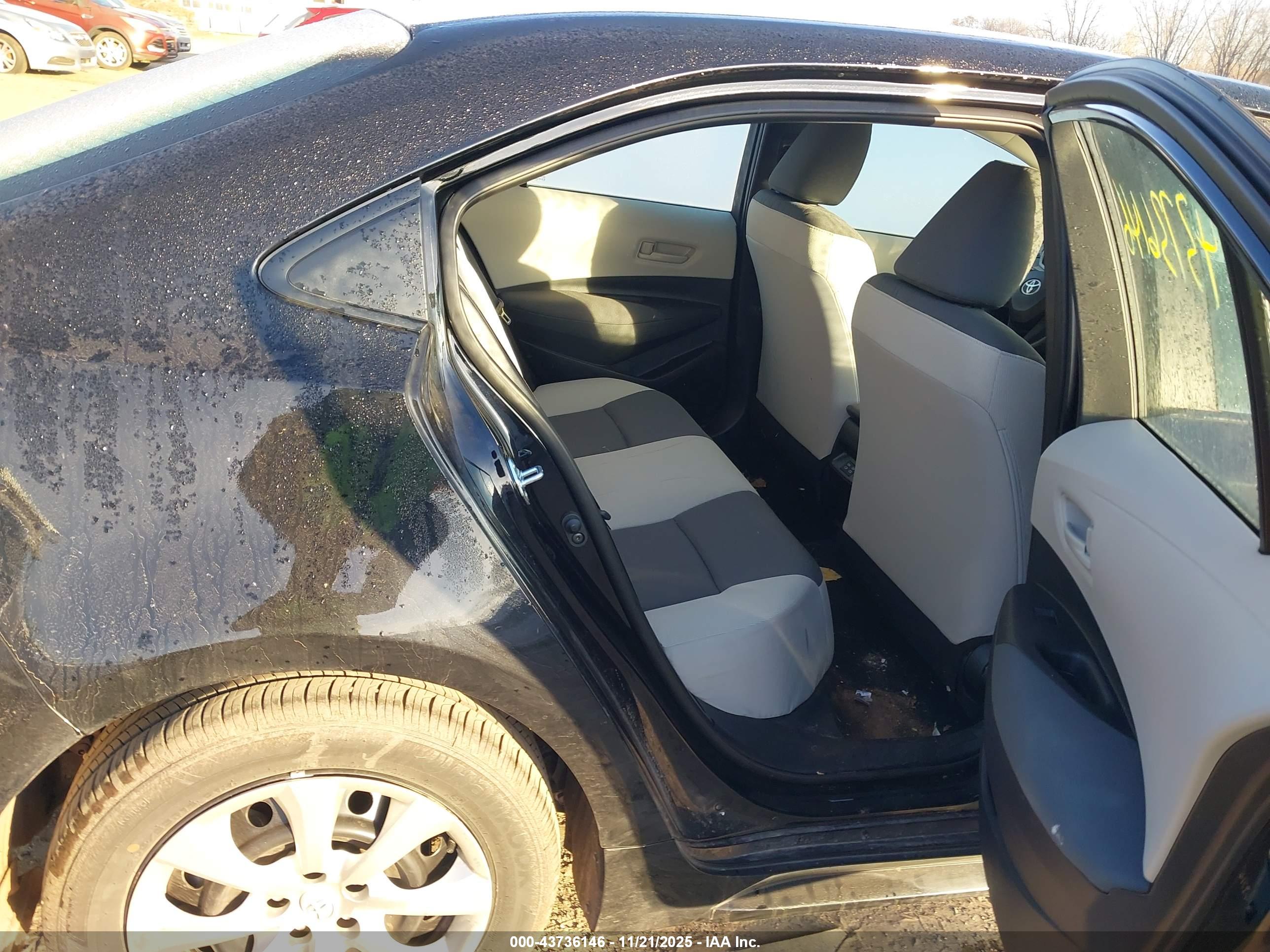 TOYOTA COROLLA image 8