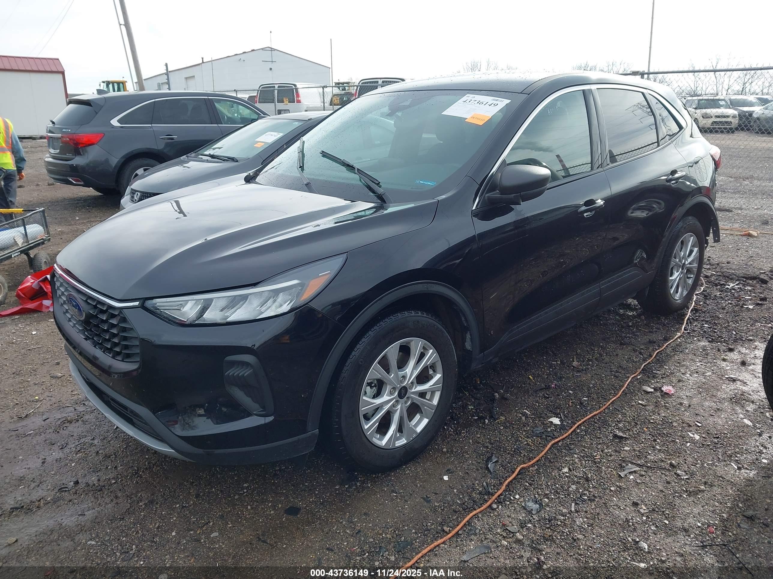 FORD ESCAPE image 2