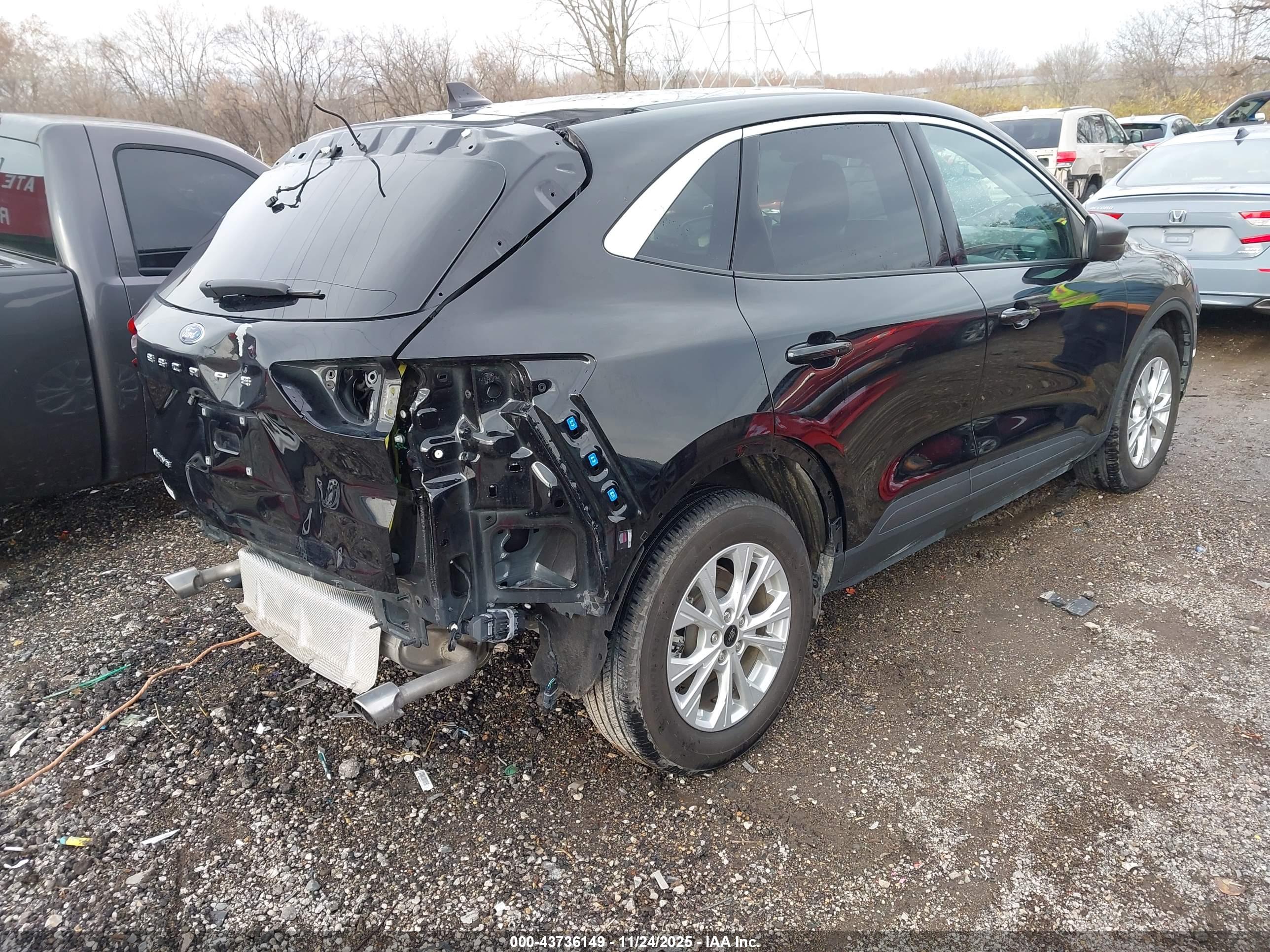 FORD ESCAPE image 4