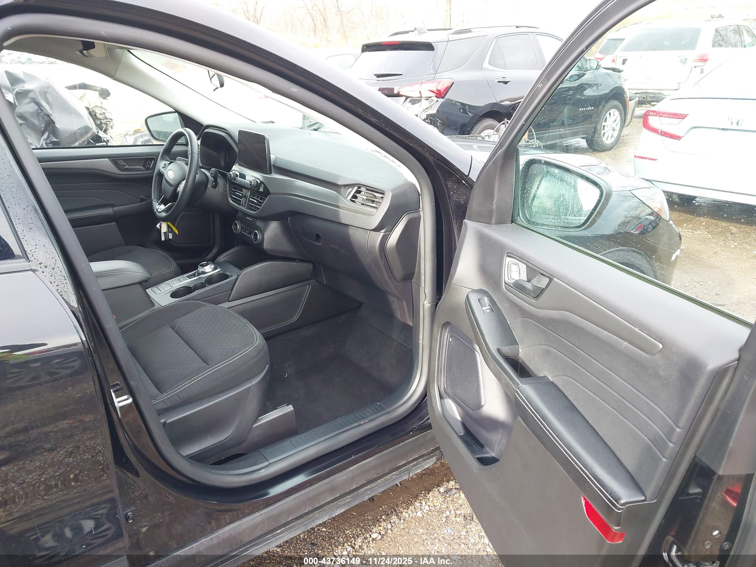 FORD ESCAPE image 5