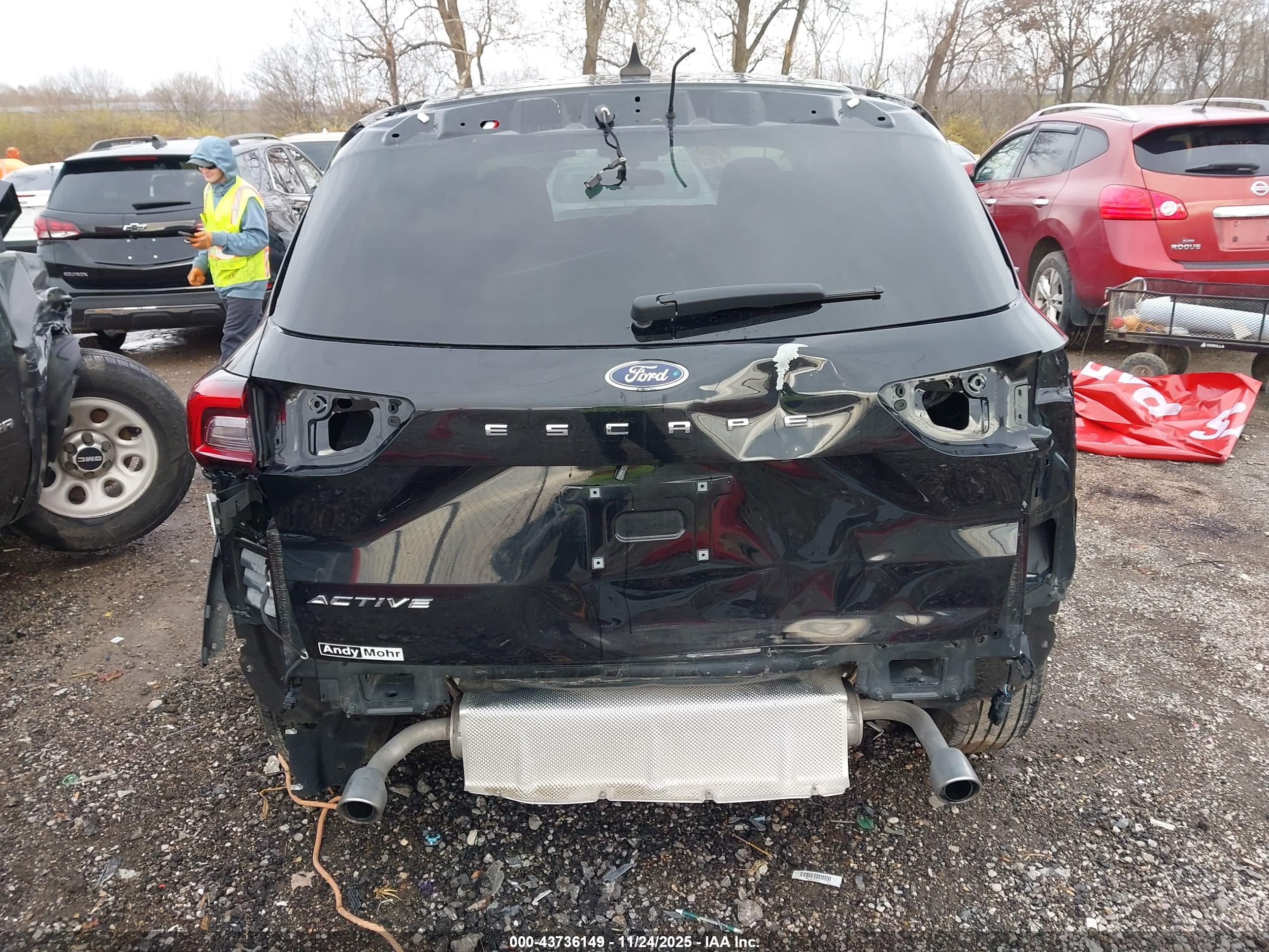 FORD ESCAPE image 6