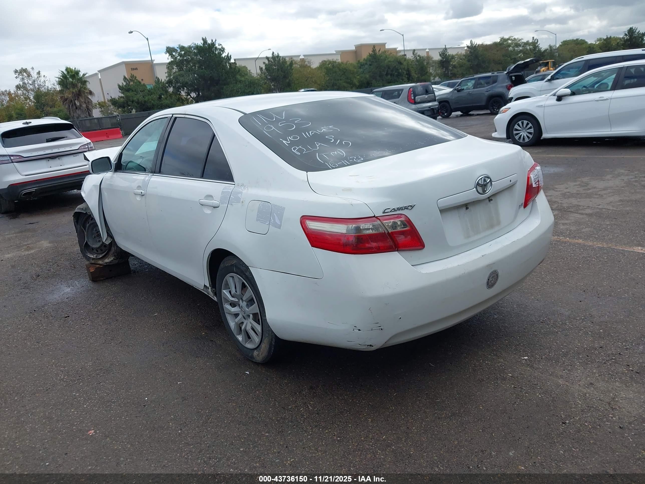 TOYOTA CAMRY image 3