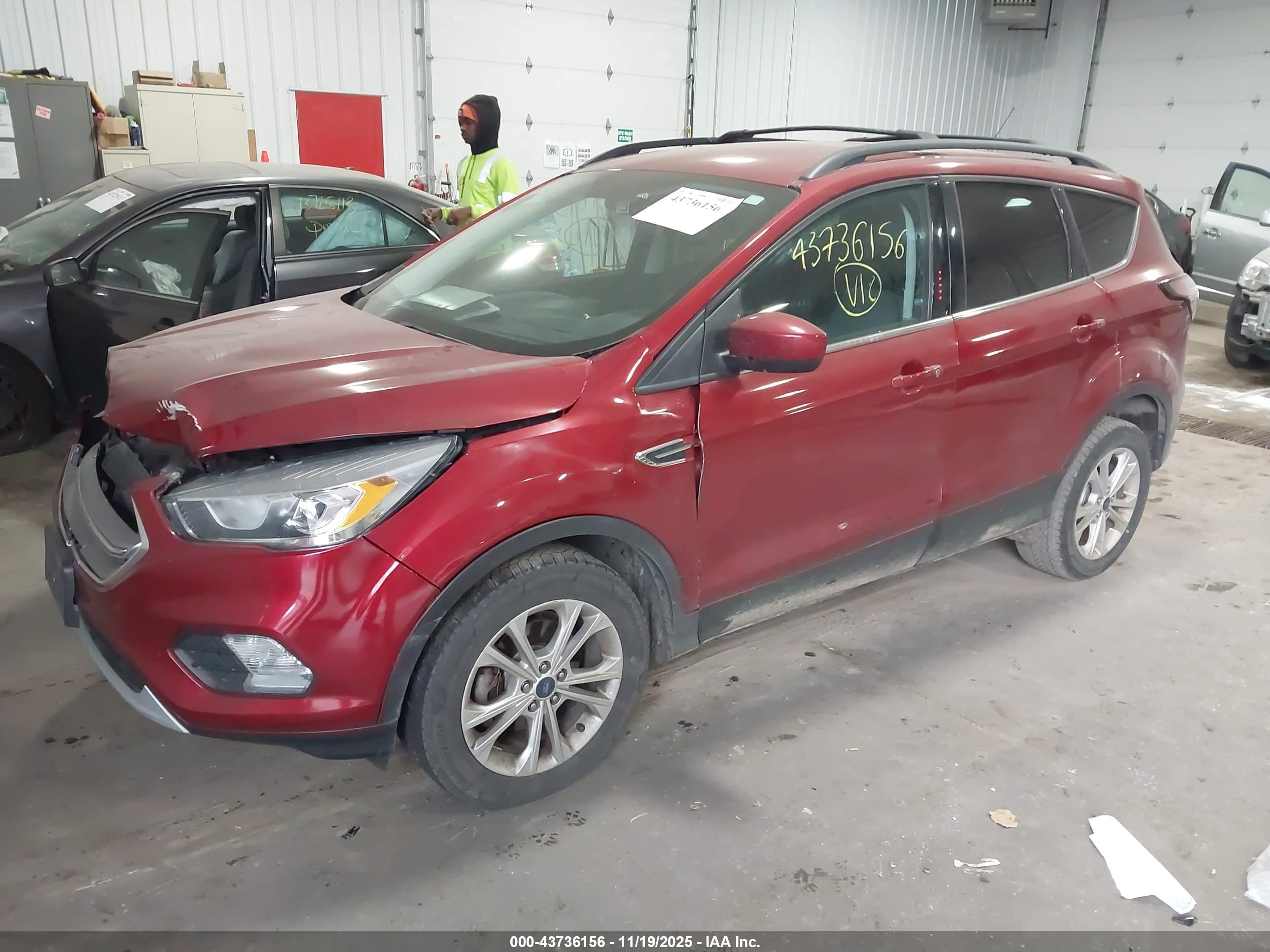 FORD ESCAPE image 2