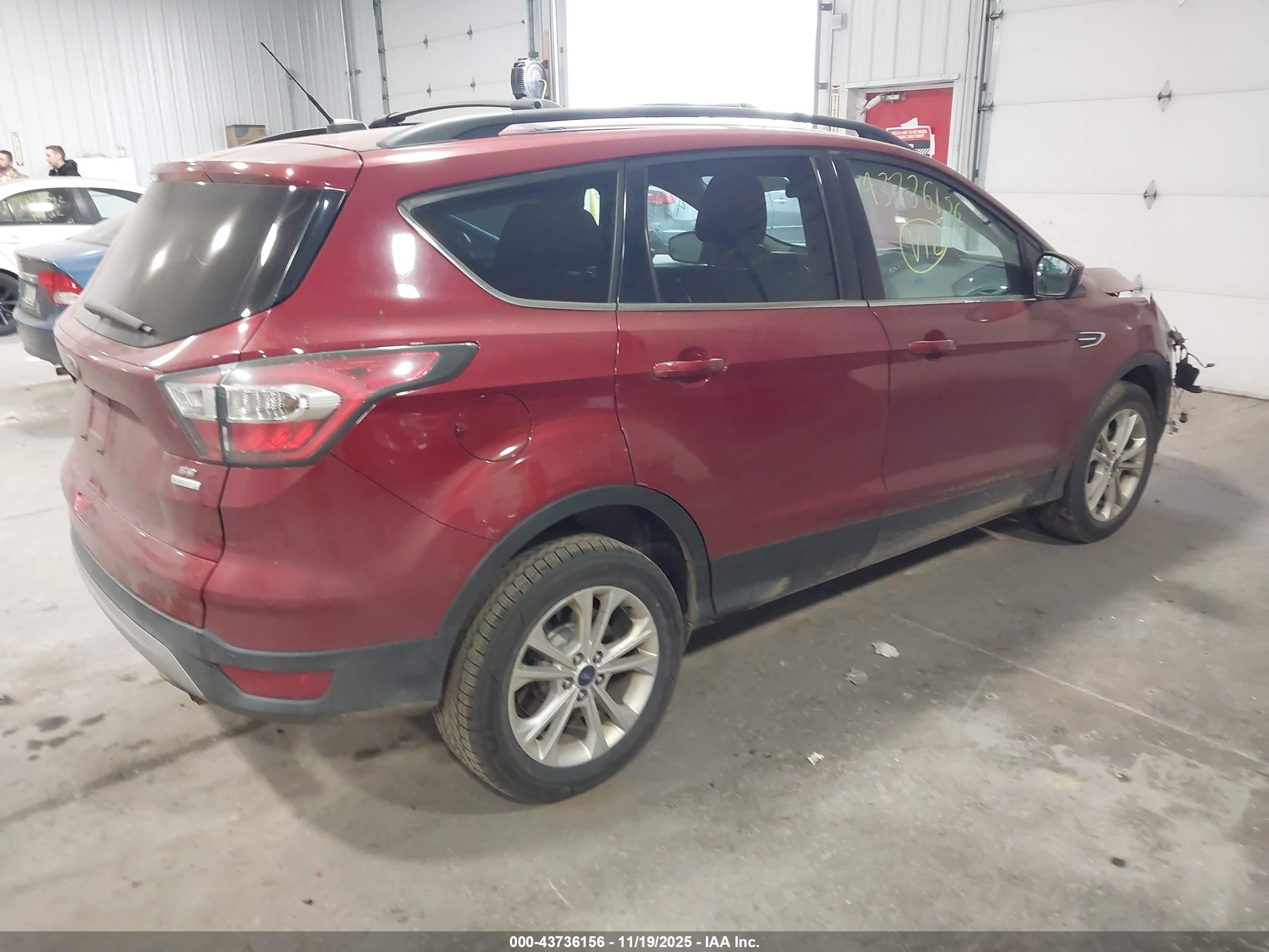 FORD ESCAPE image 4