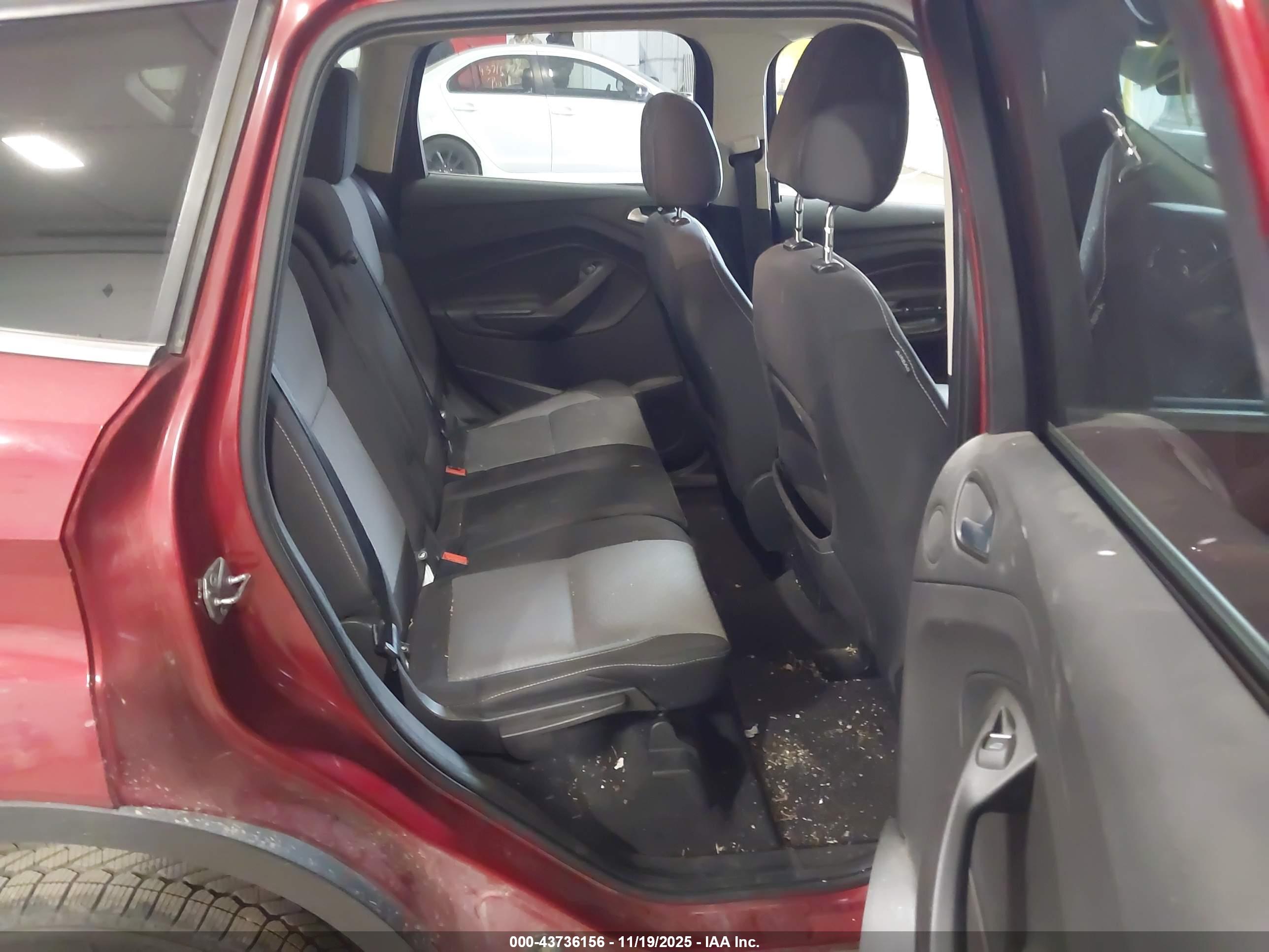FORD ESCAPE image 8