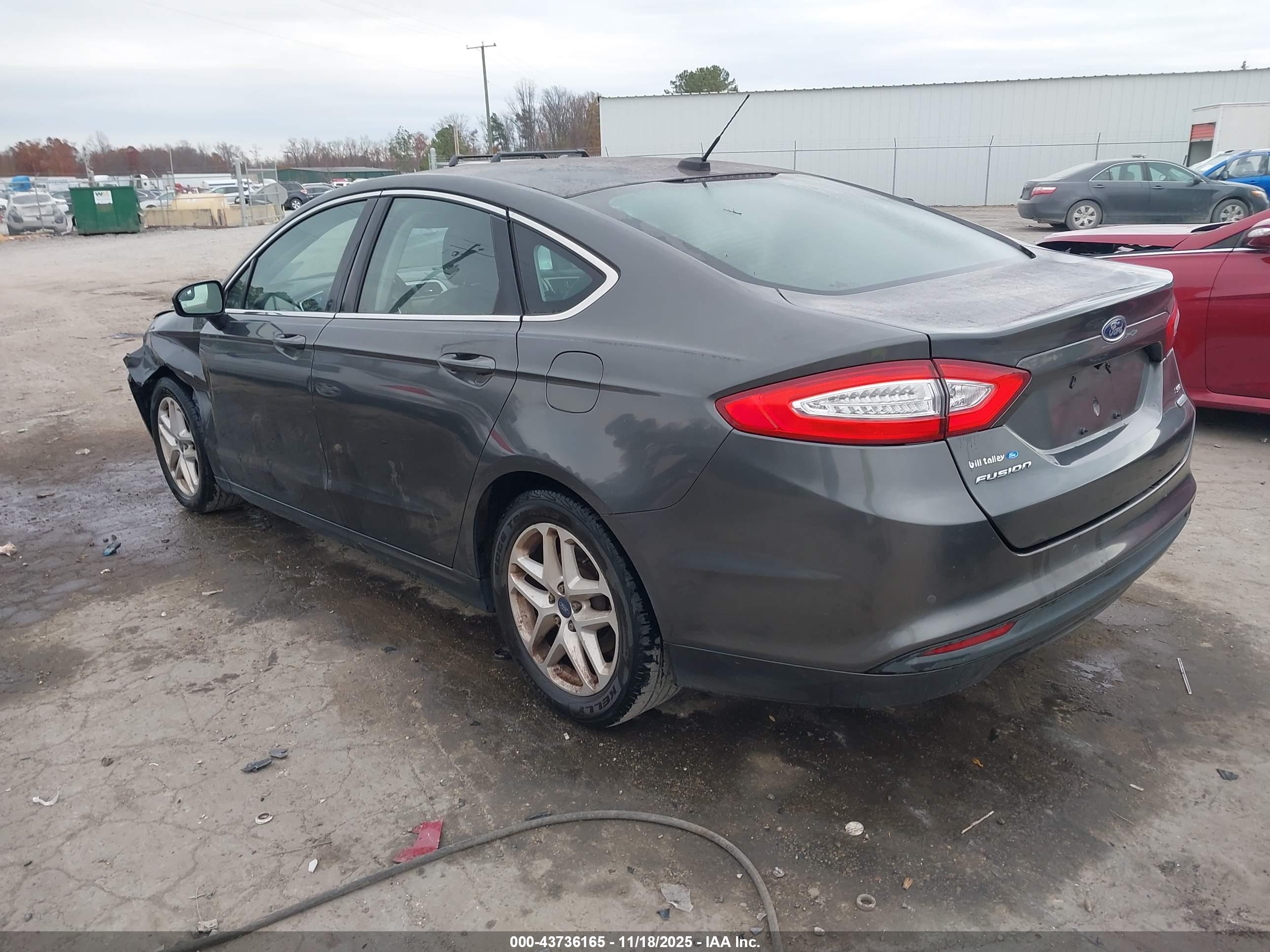 FORD FUSION image 3