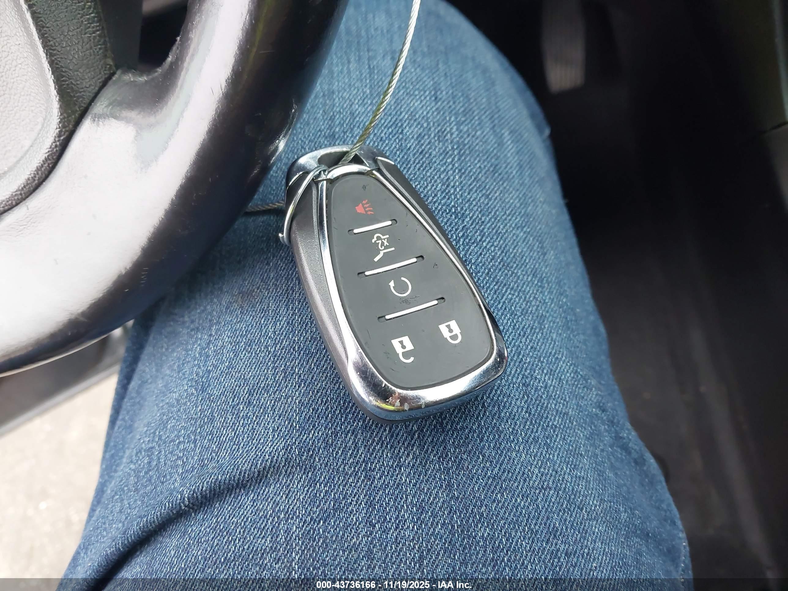 CHEVROLET EQUINOX image 11