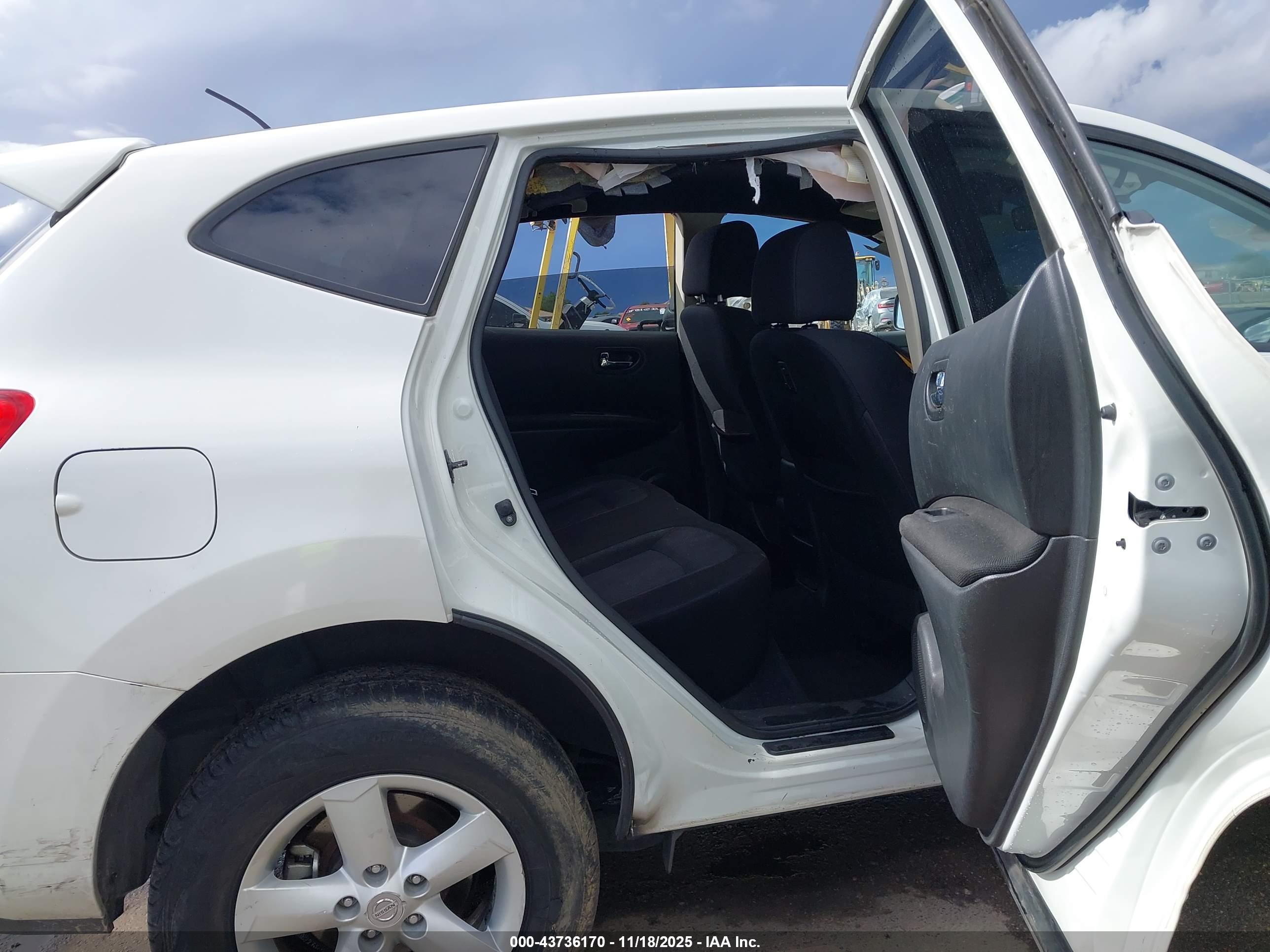 NISSAN ROGUE image 8