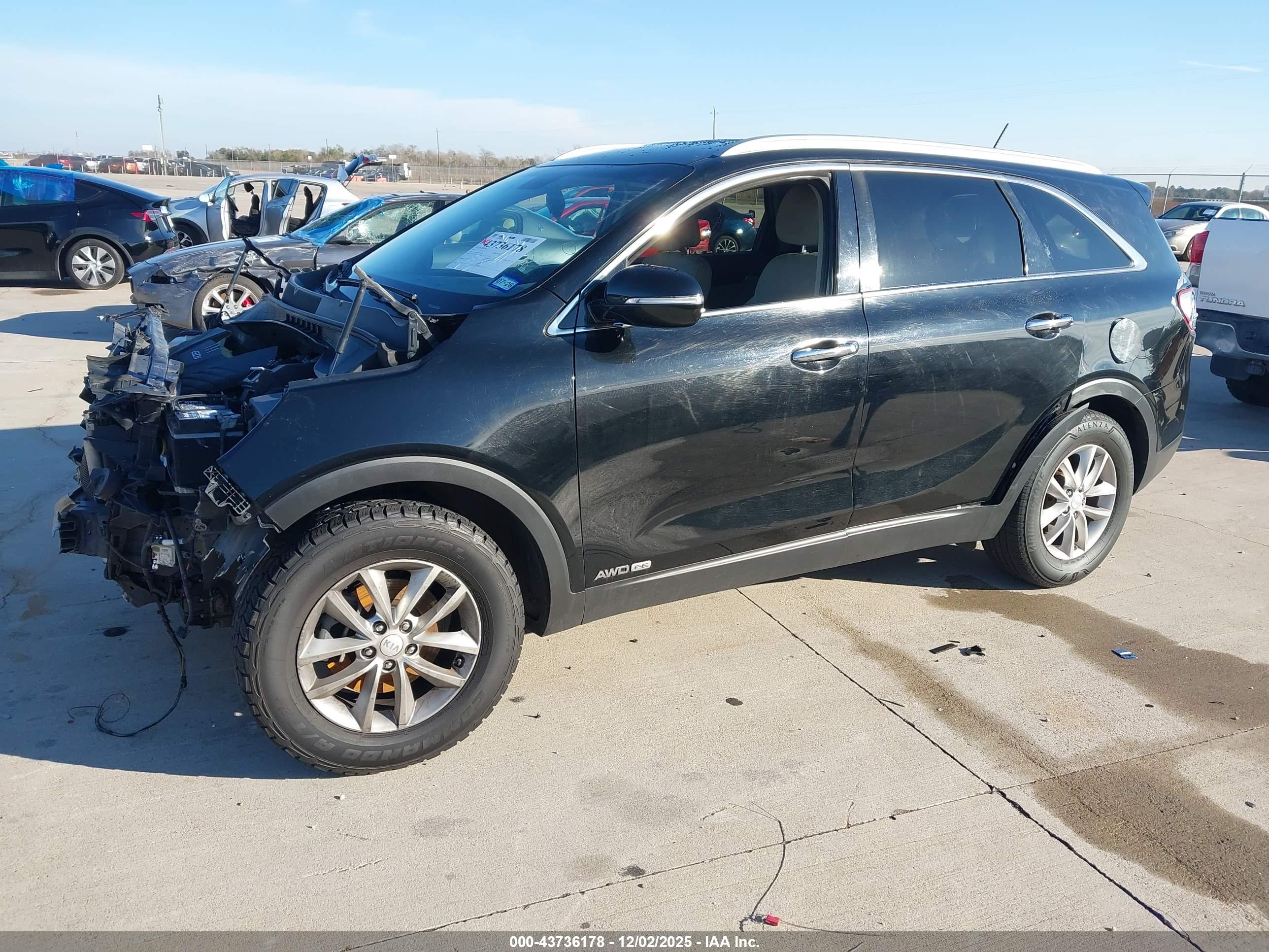 KIA SORENTO image 2