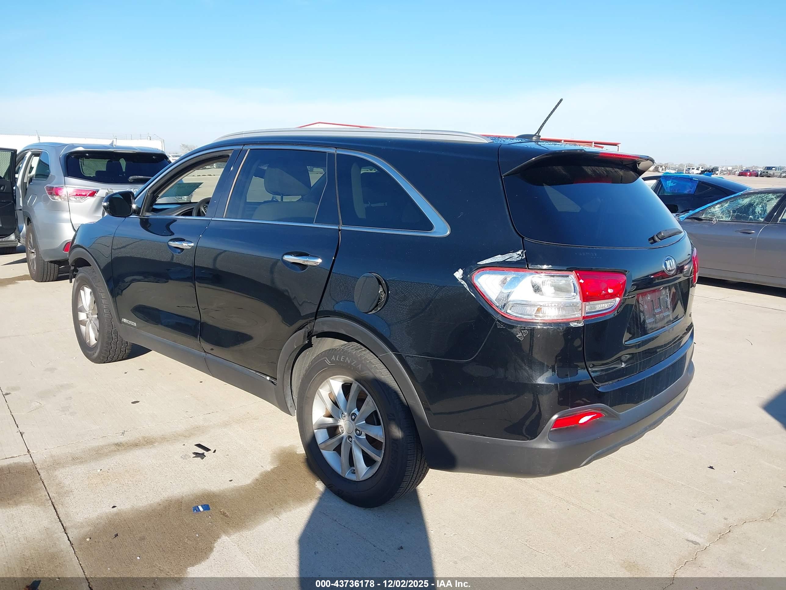 KIA SORENTO image 3