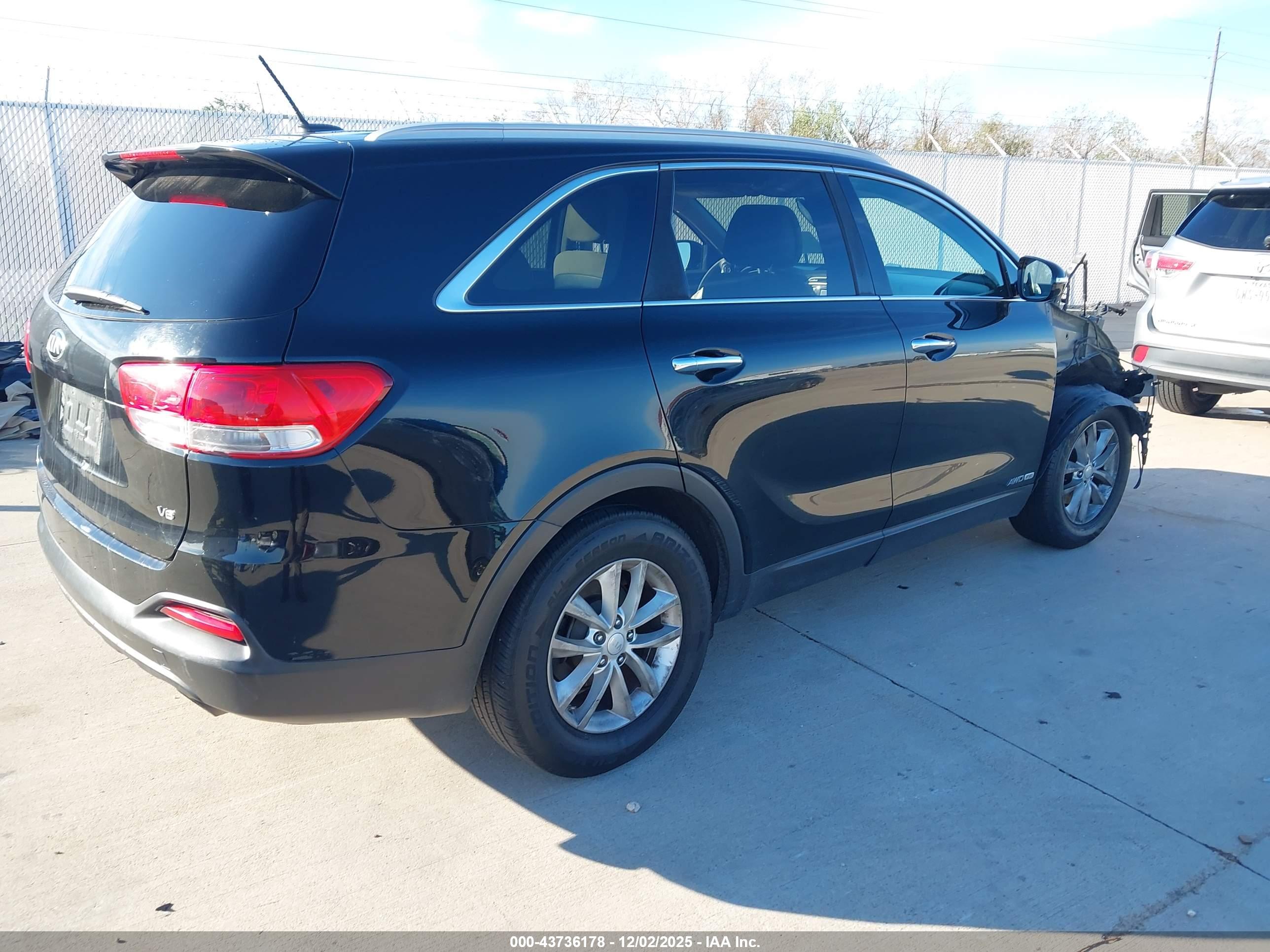 KIA SORENTO image 4