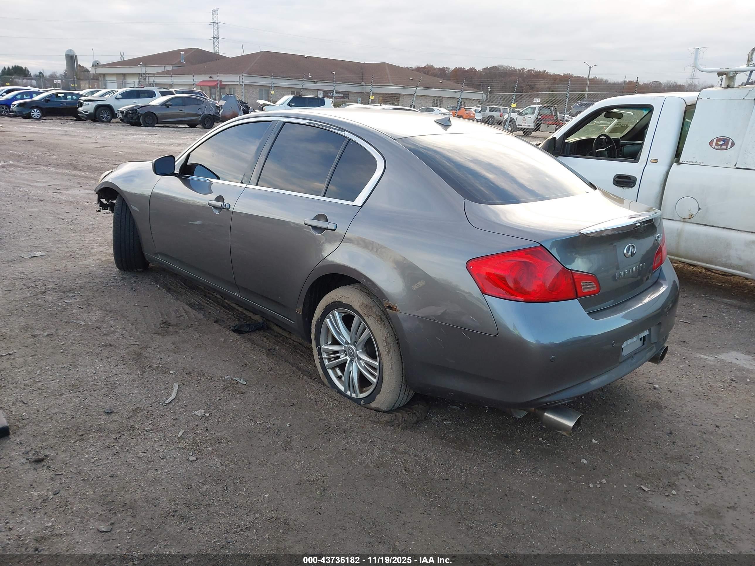INFINITI G37X image 3