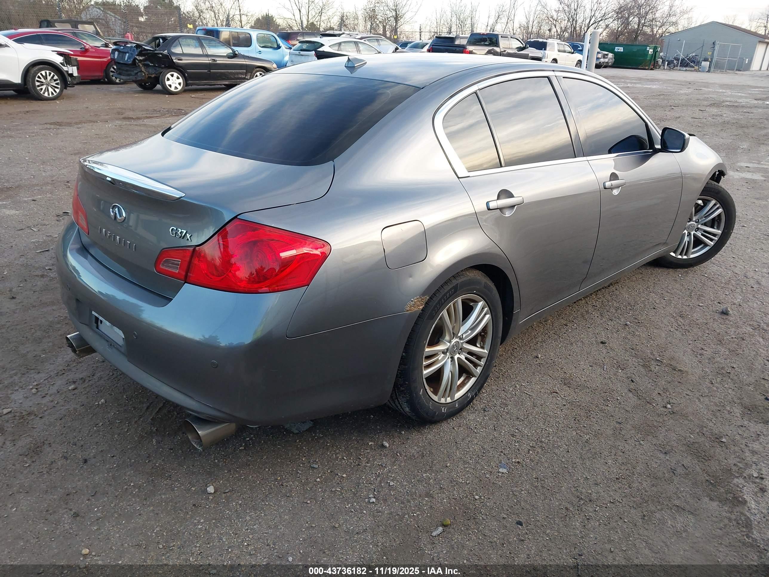 INFINITI G37X image 4