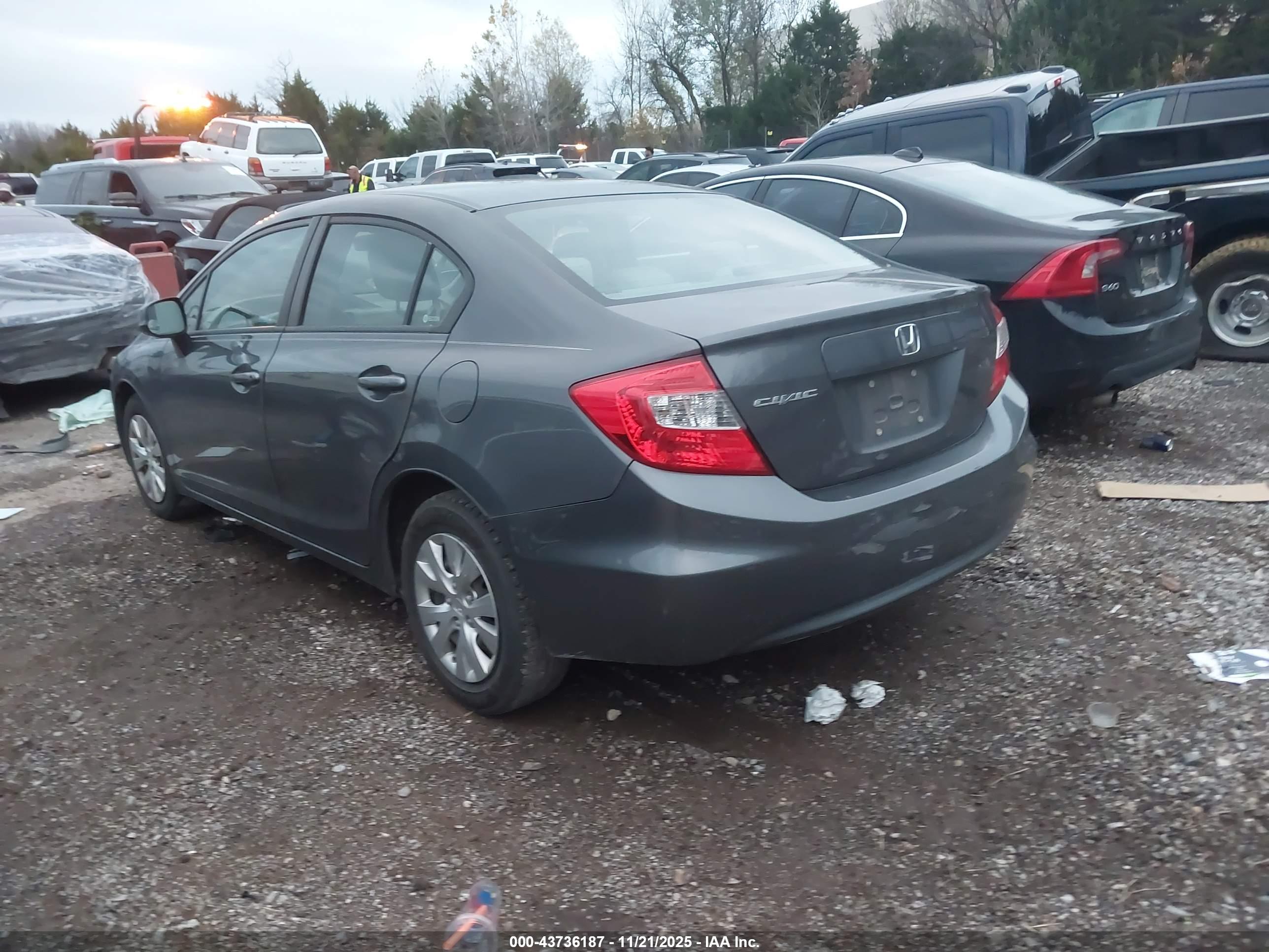 HONDA CIVIC image 3