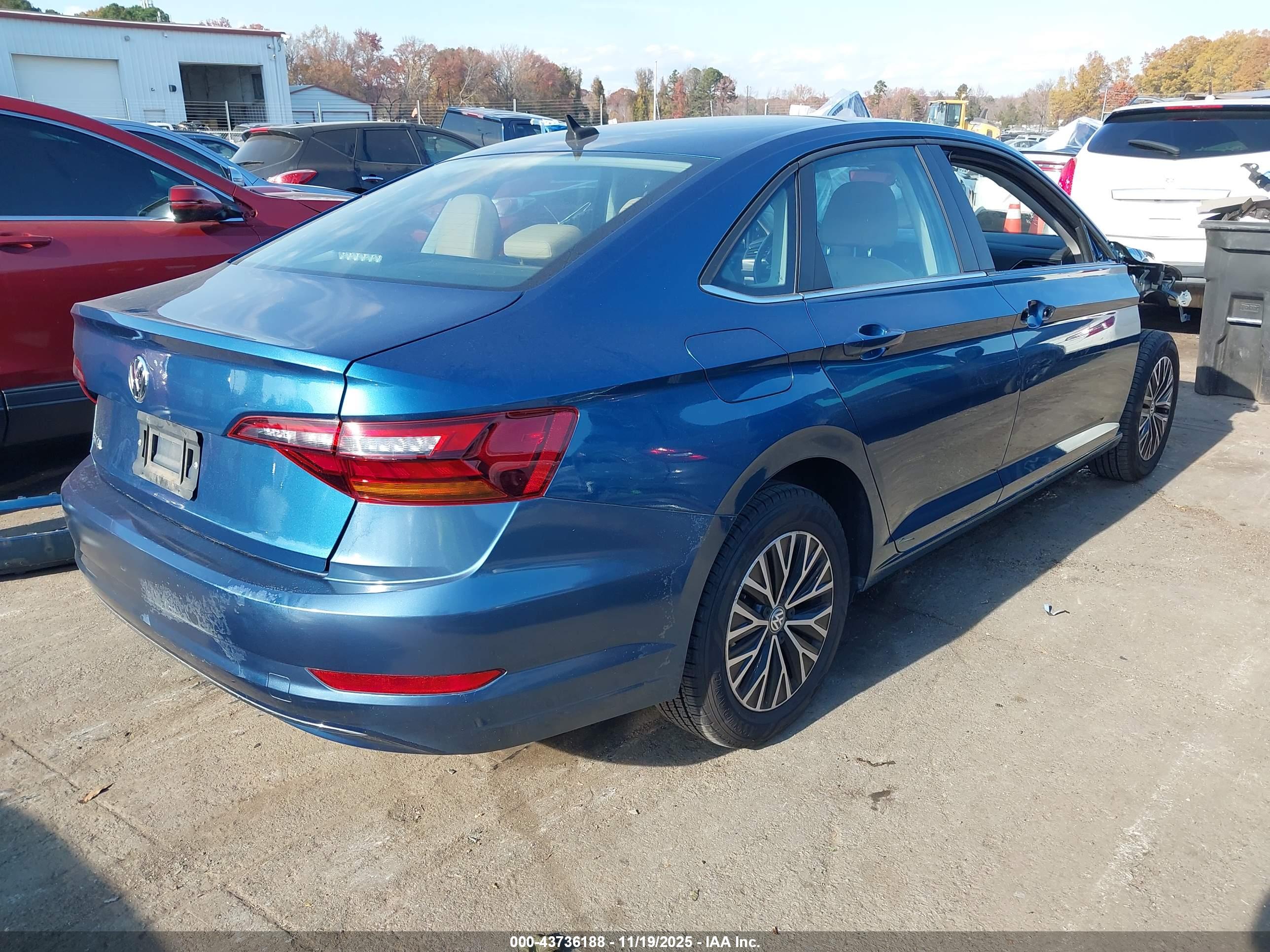 VOLKSWAGEN JETTA image 4