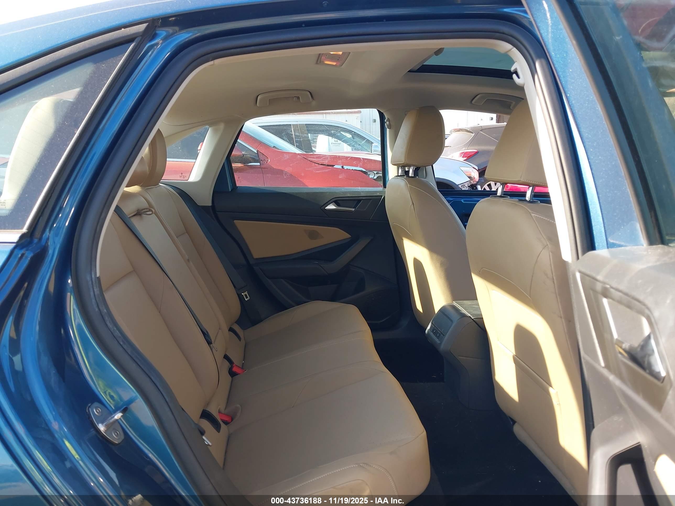 VOLKSWAGEN JETTA image 8