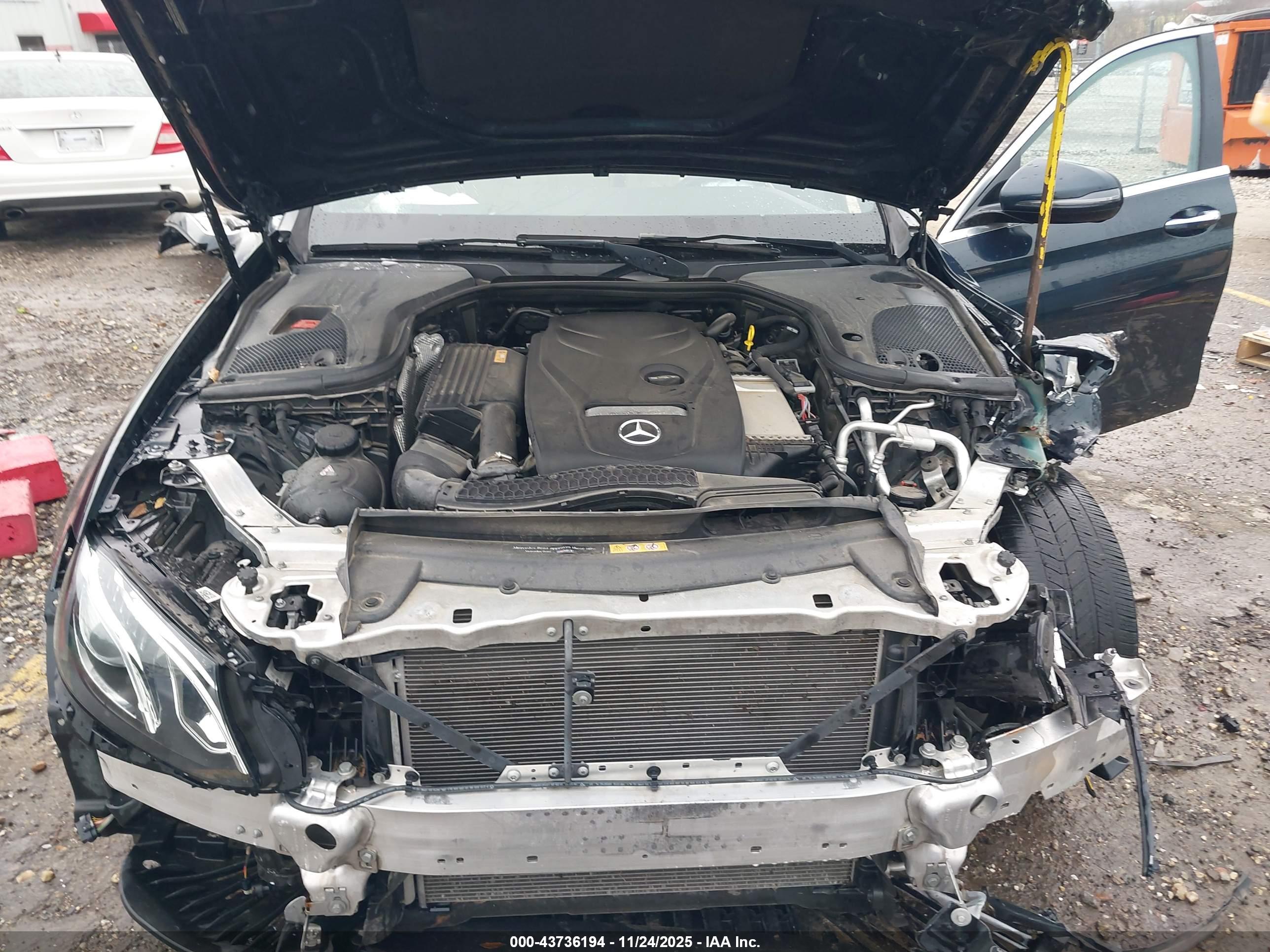MERCEDES-BENZ E image 10