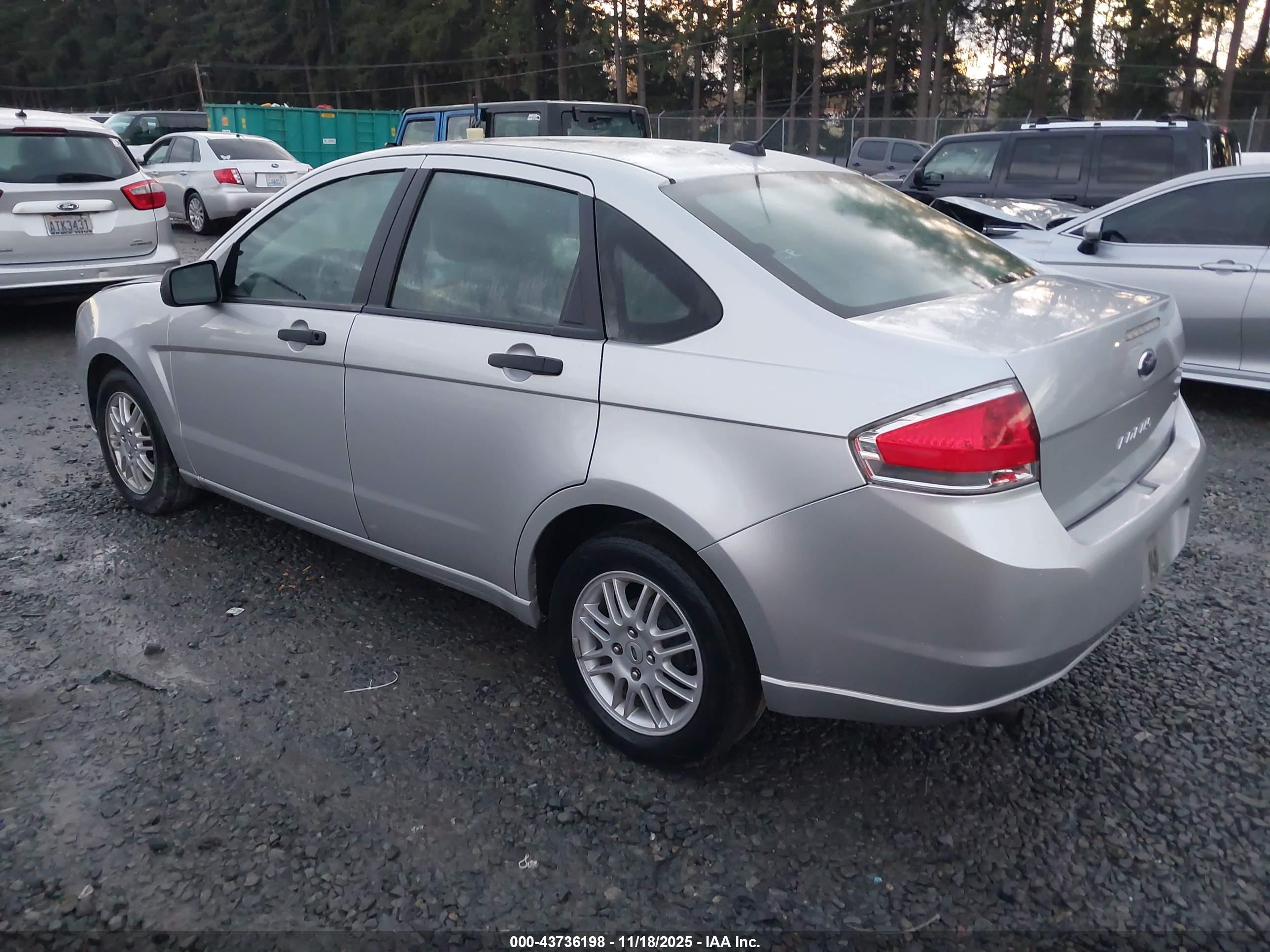 FORD FOCUS image 3