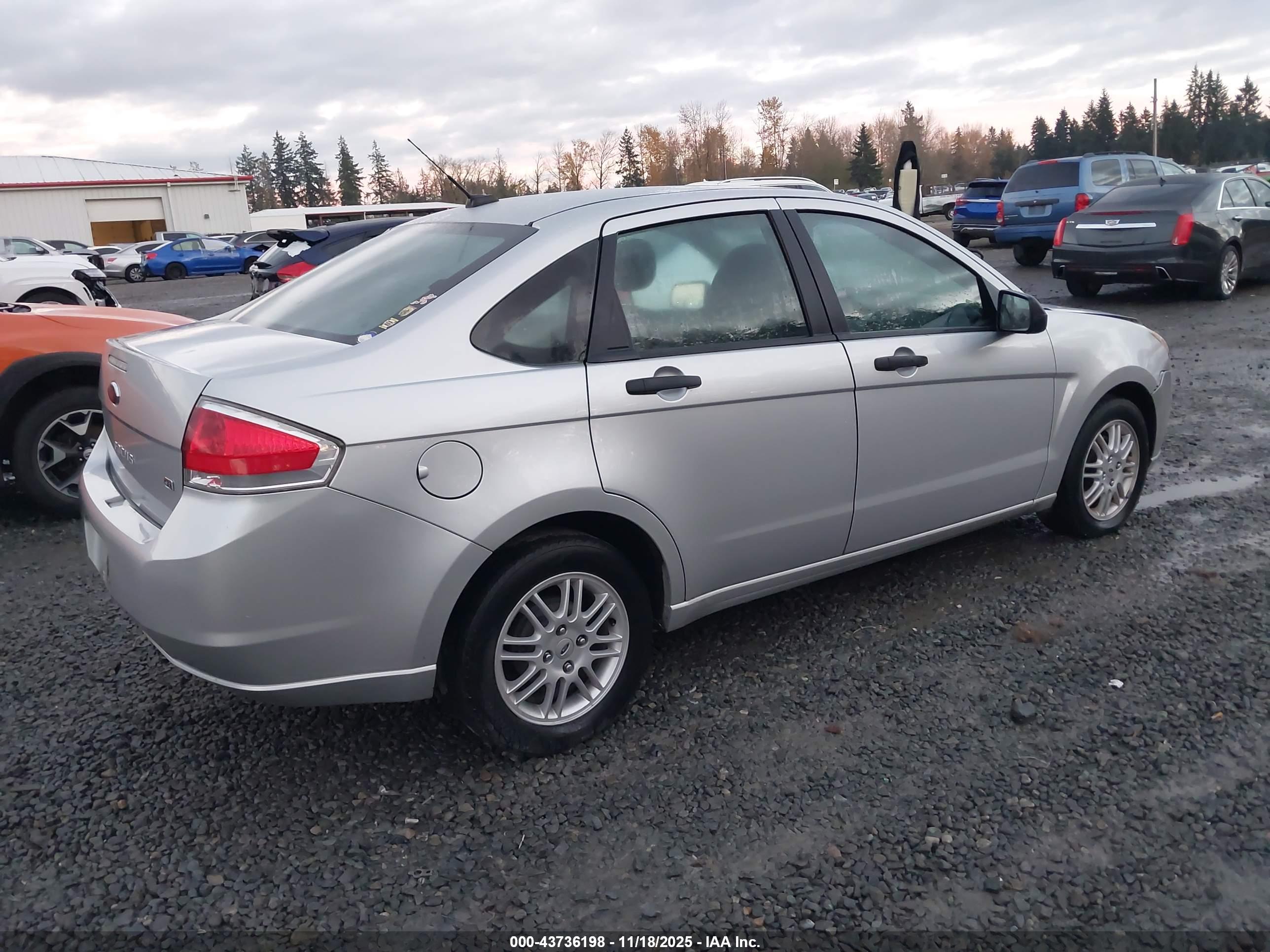 FORD FOCUS image 4
