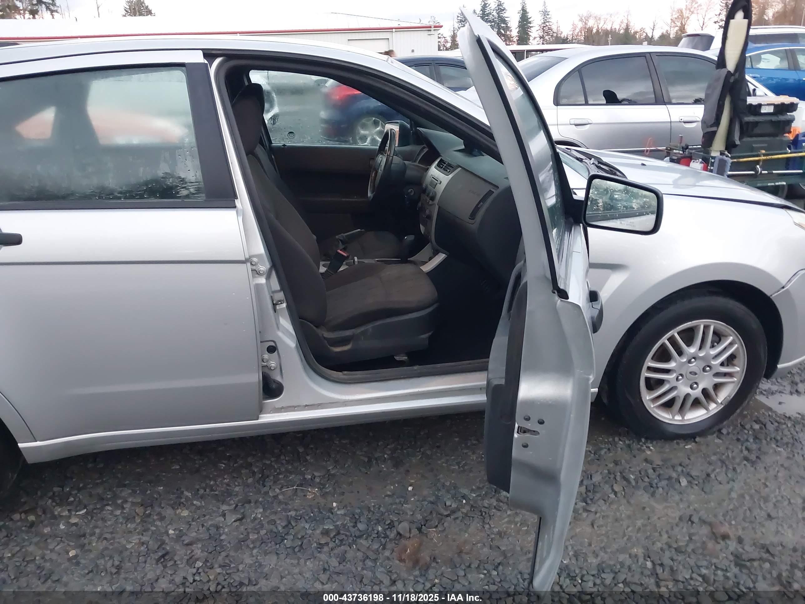 FORD FOCUS image 5