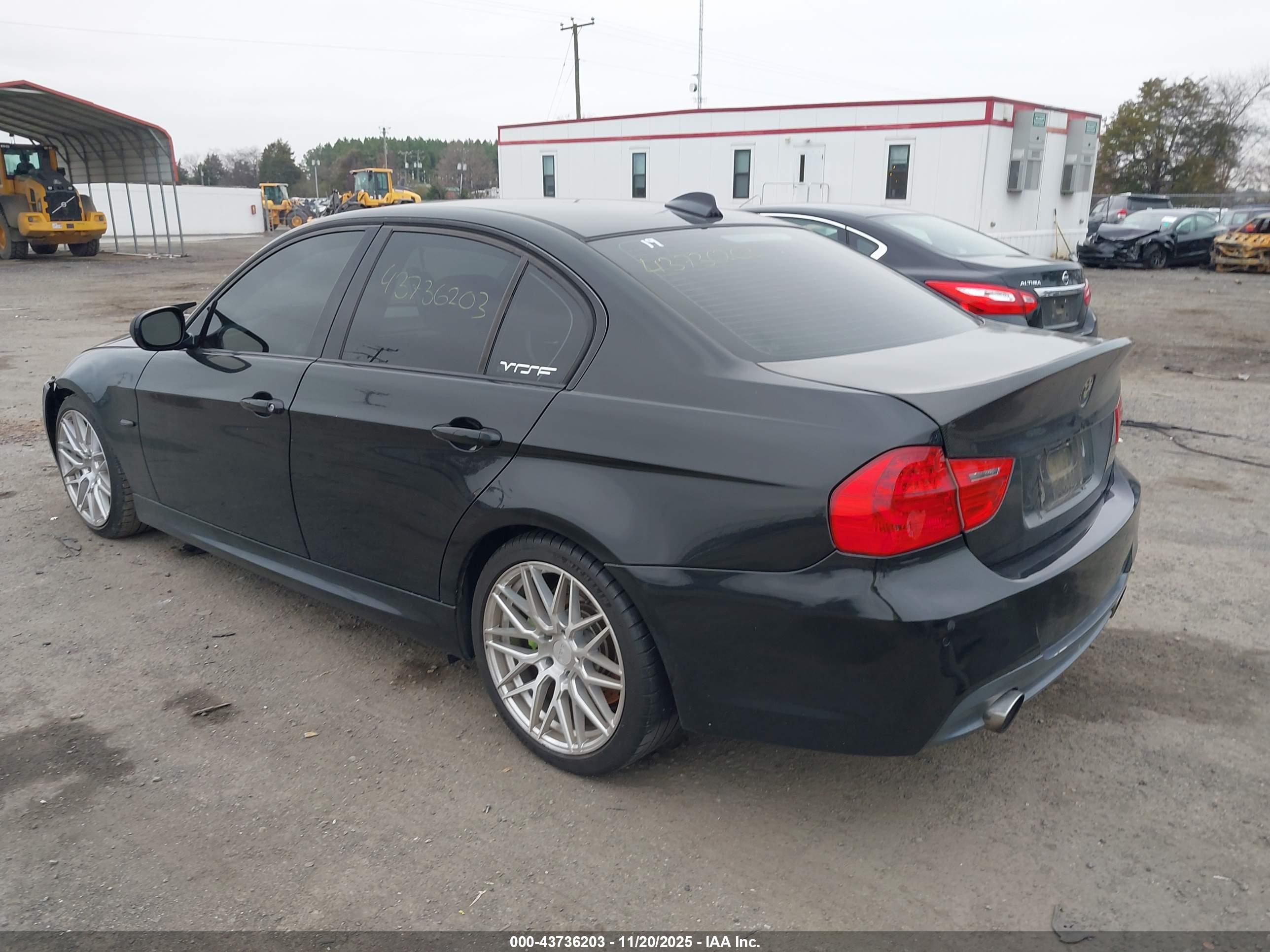 BMW 335I image 3