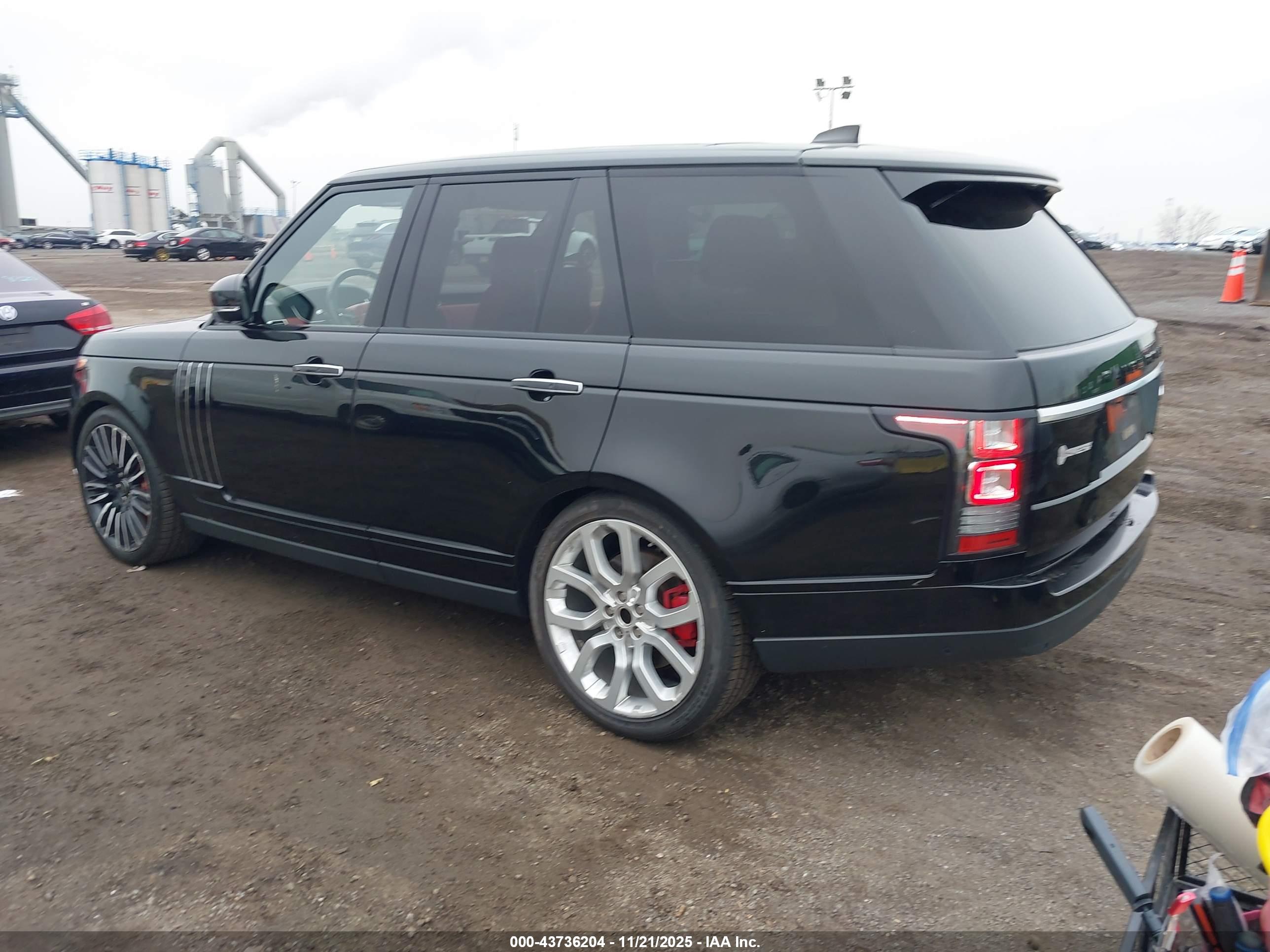LAND ROVER image 3