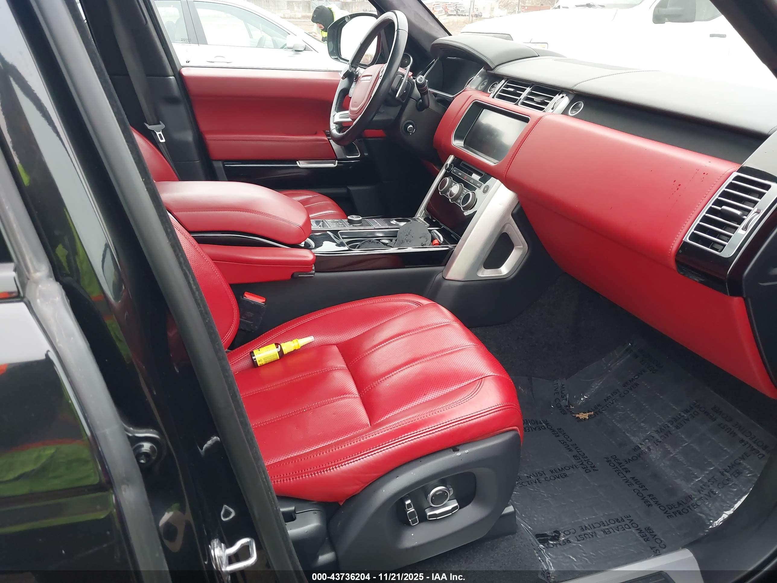 LAND ROVER image 5
