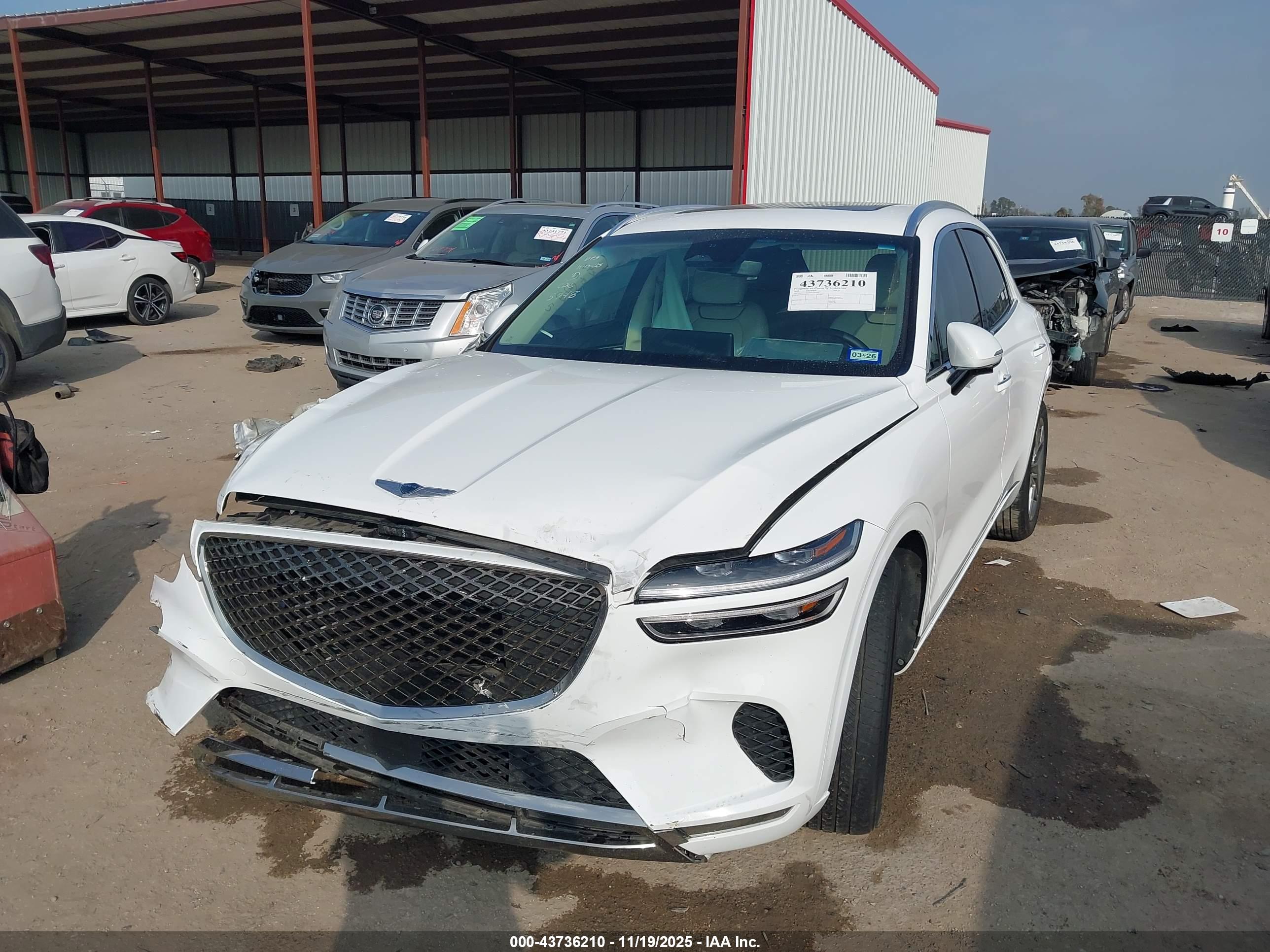 GENESIS GV70 image 2