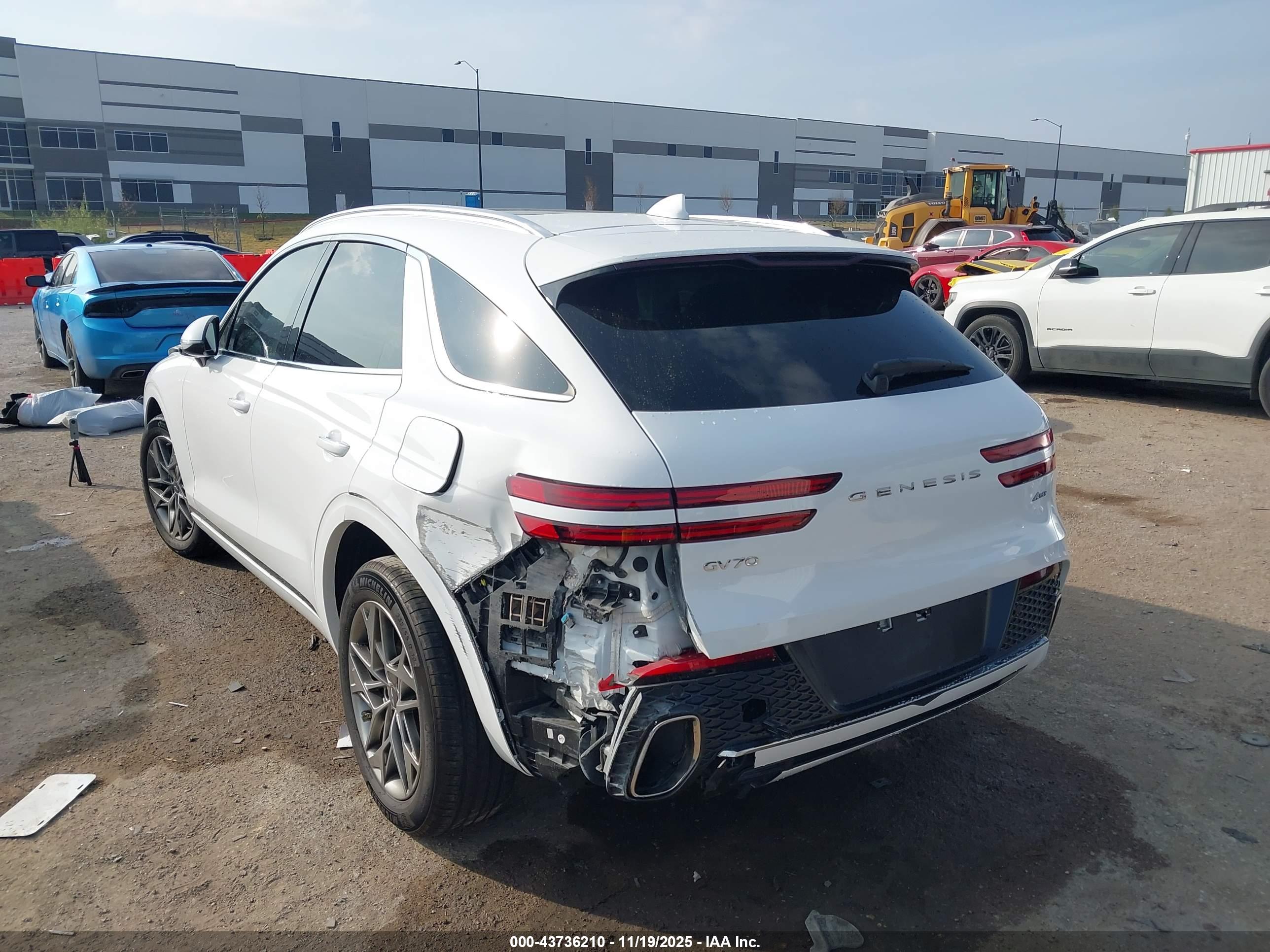 GENESIS GV70 image 3