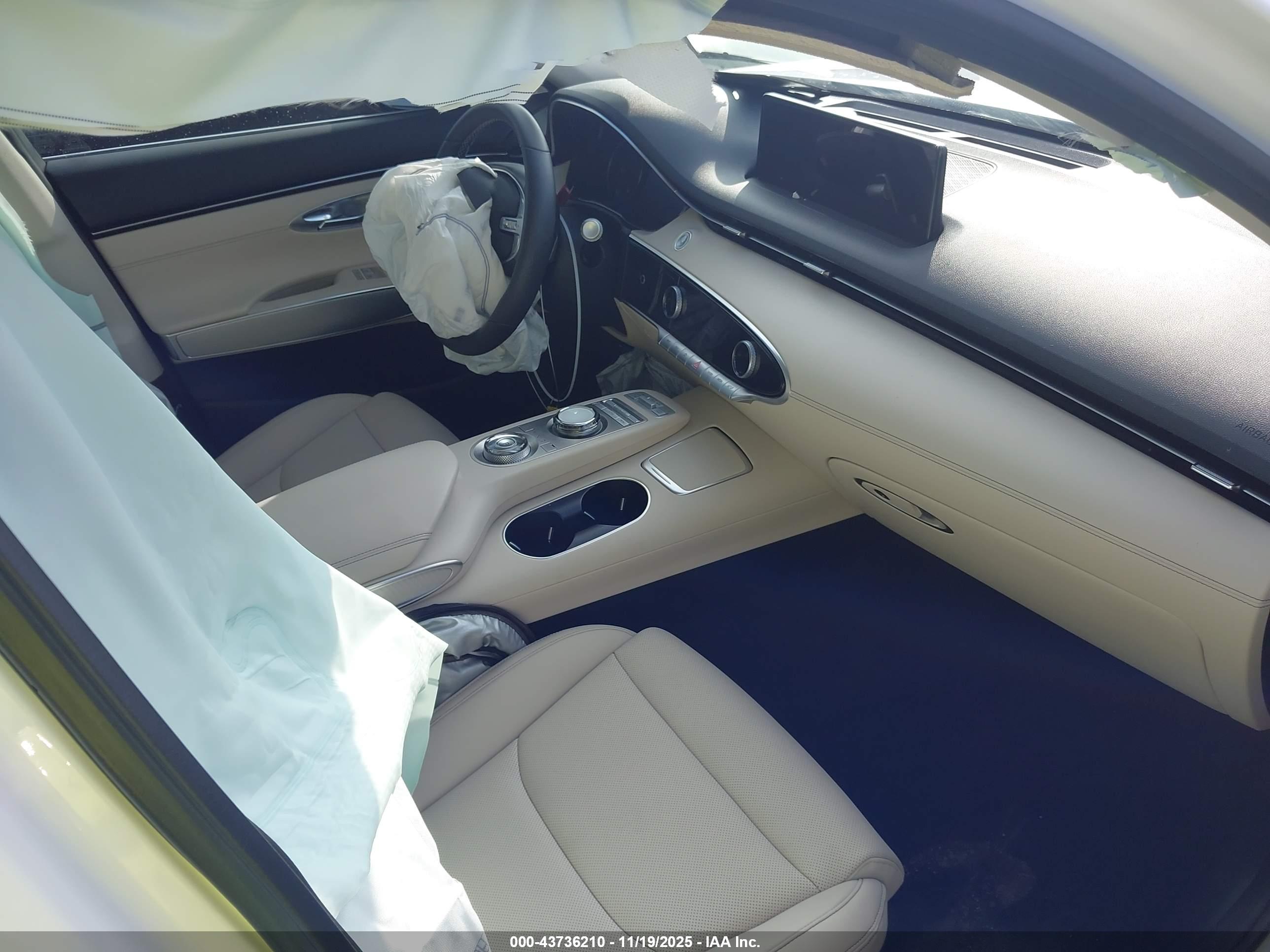 GENESIS GV70 image 5