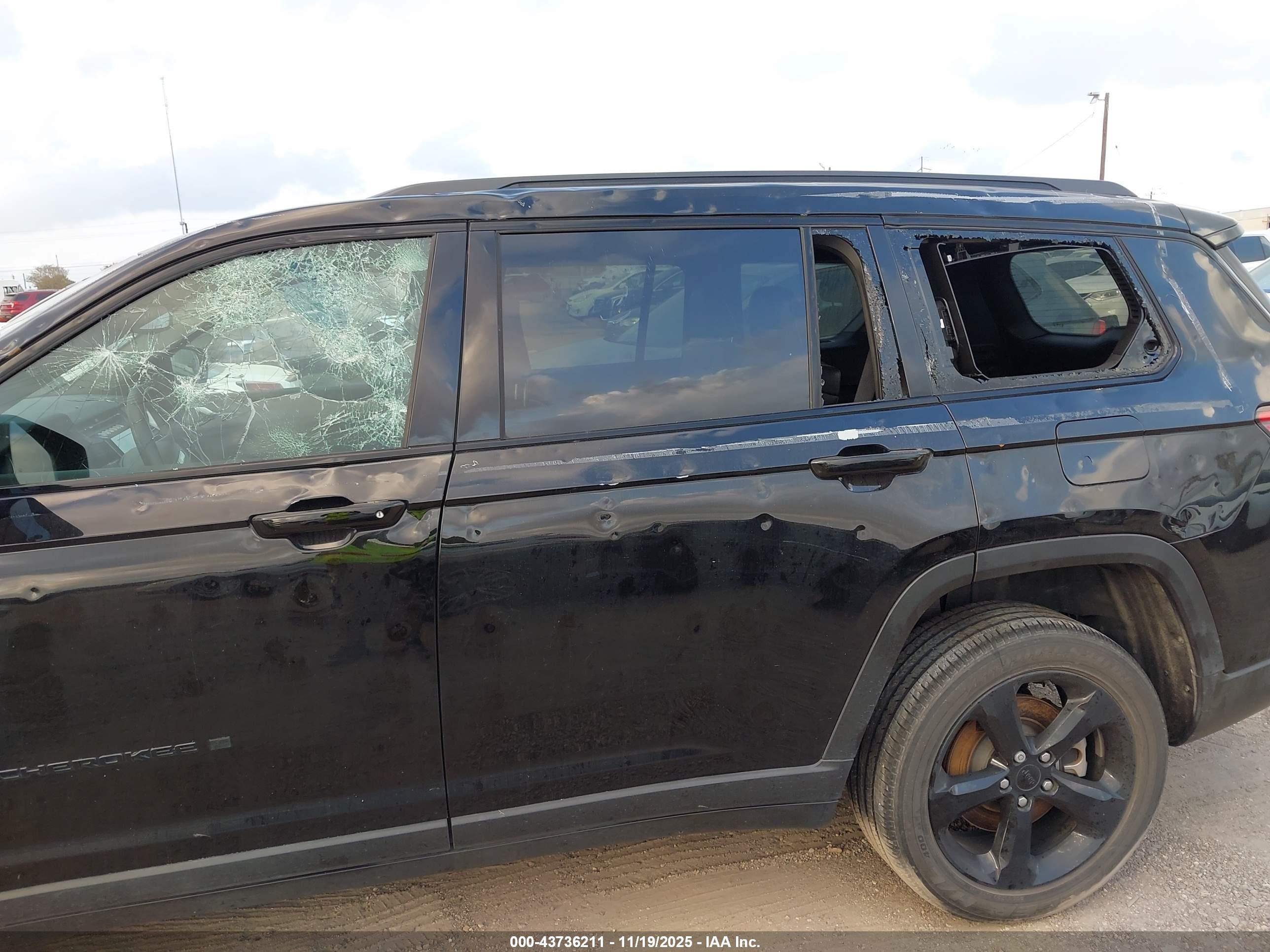 JEEP GRAND image 6