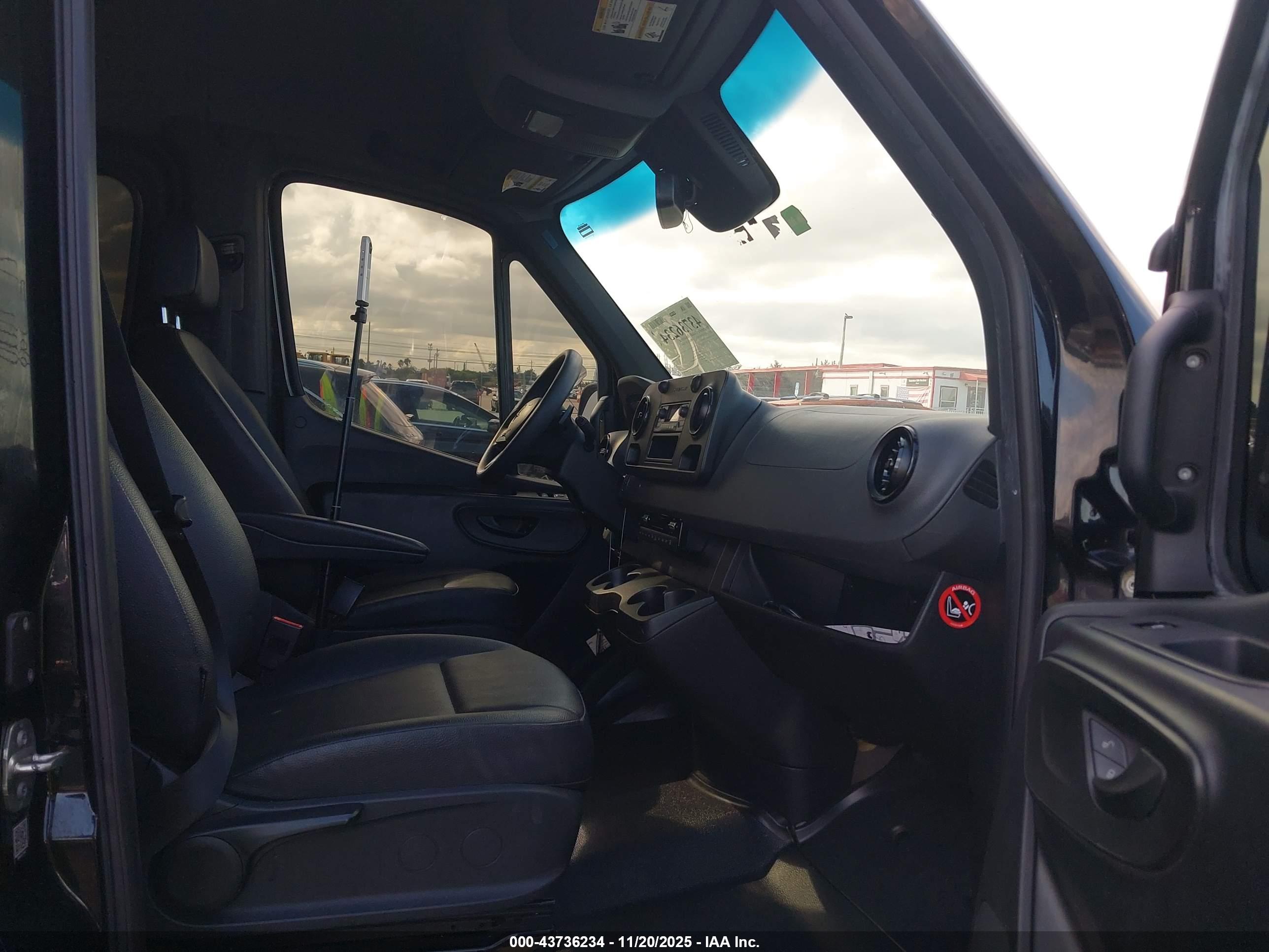 MERCEDES-BENZ SPRINTER image 5