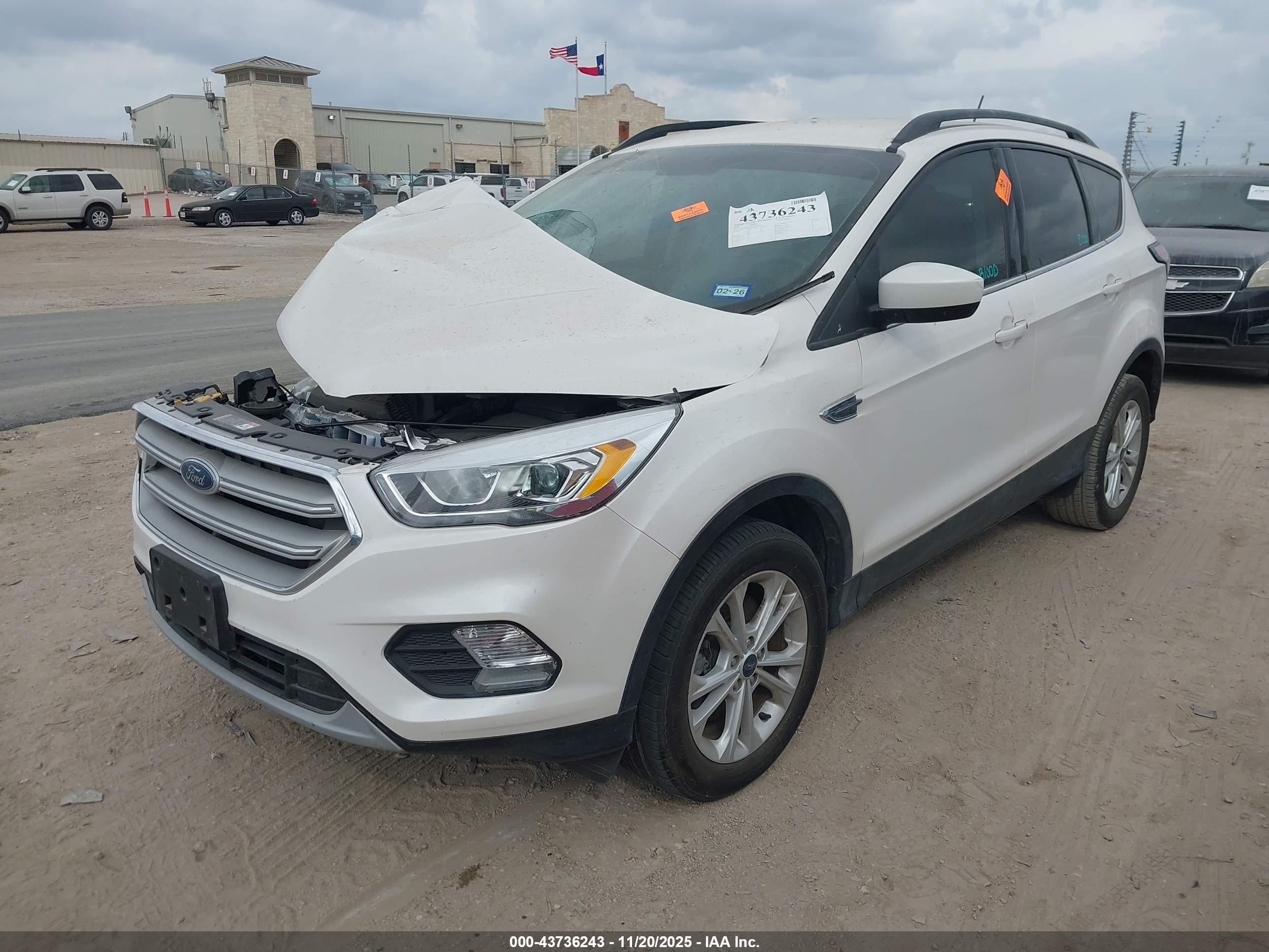 FORD ESCAPE image 2