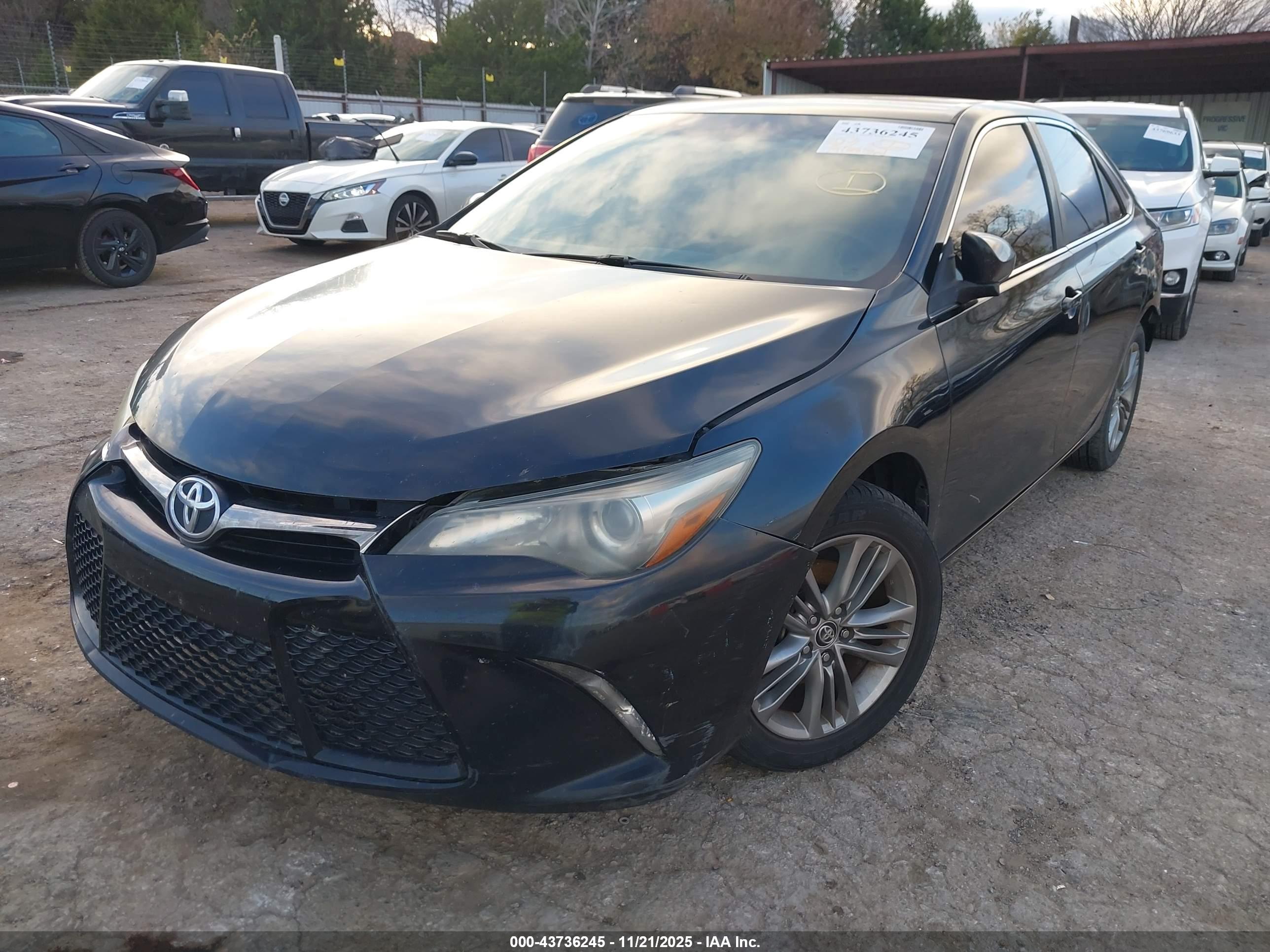TOYOTA CAMRY image 2