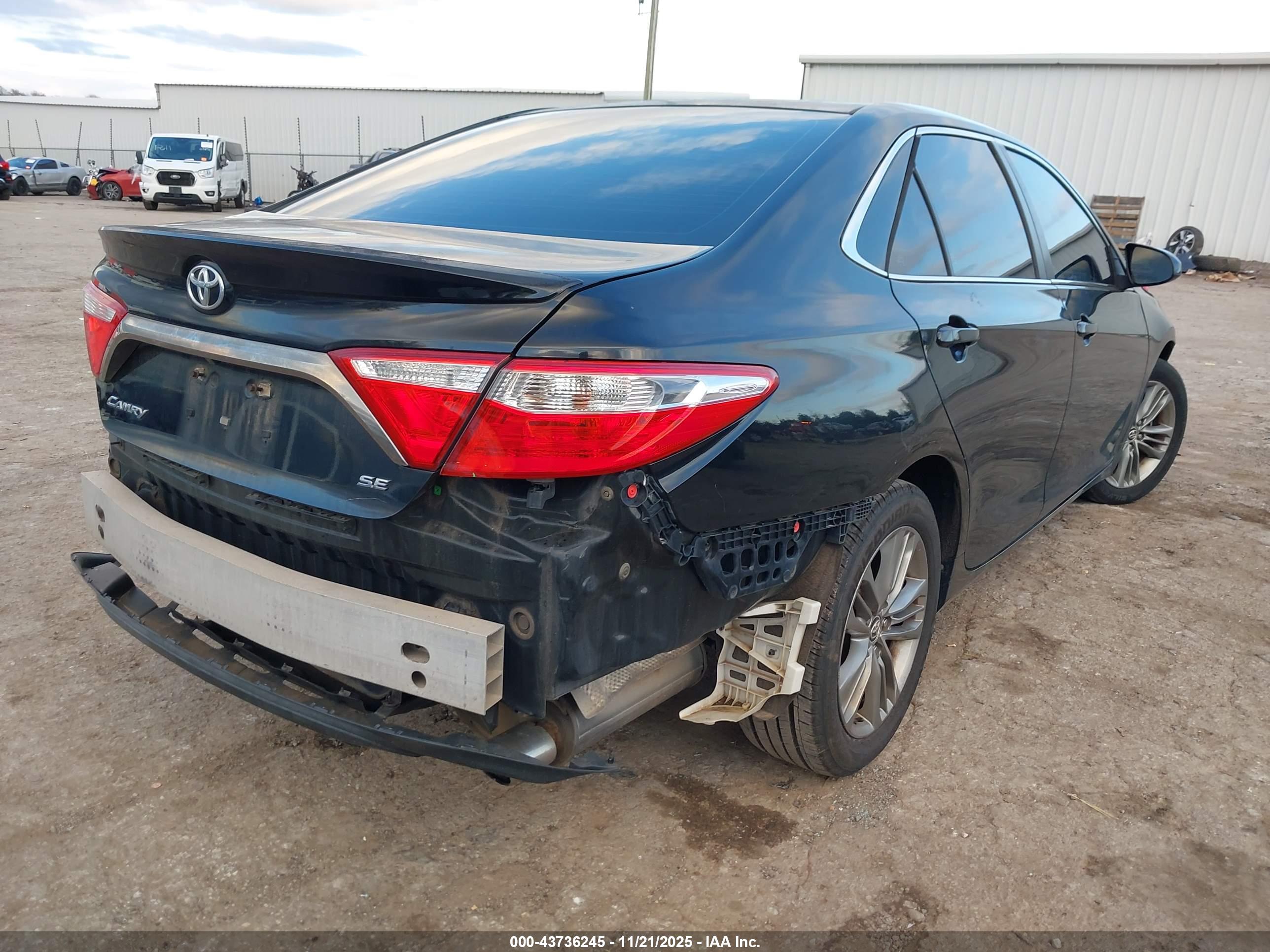 TOYOTA CAMRY image 4