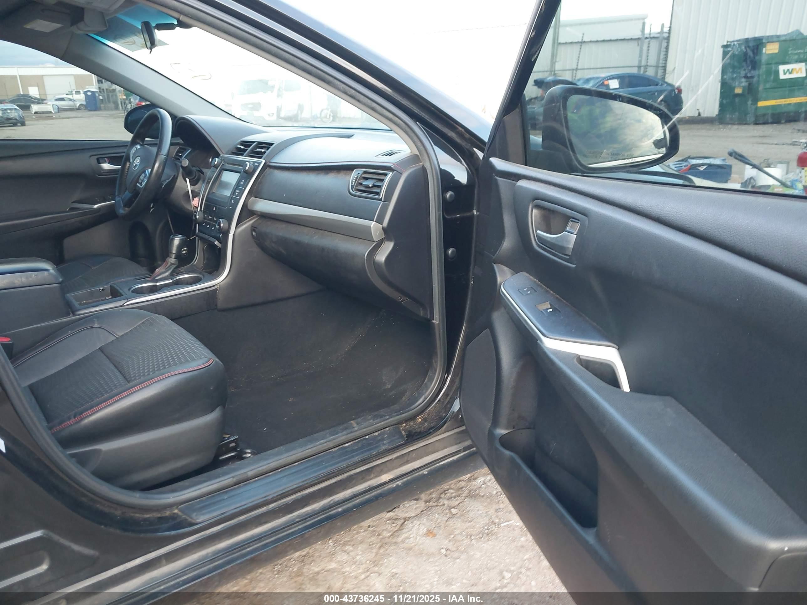 TOYOTA CAMRY image 5