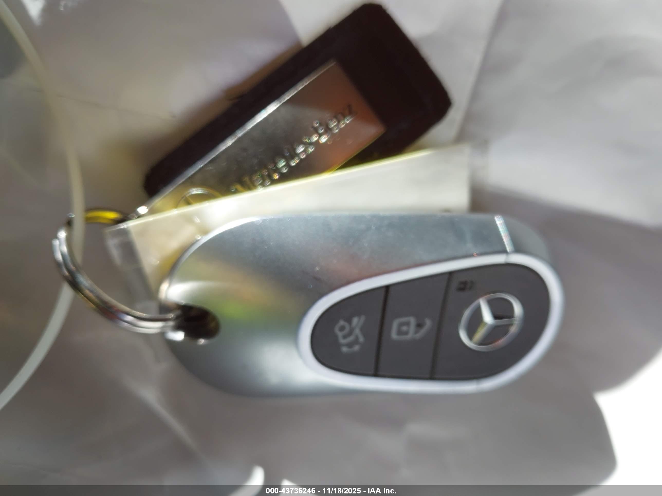 MERCEDES-BENZ C image 11