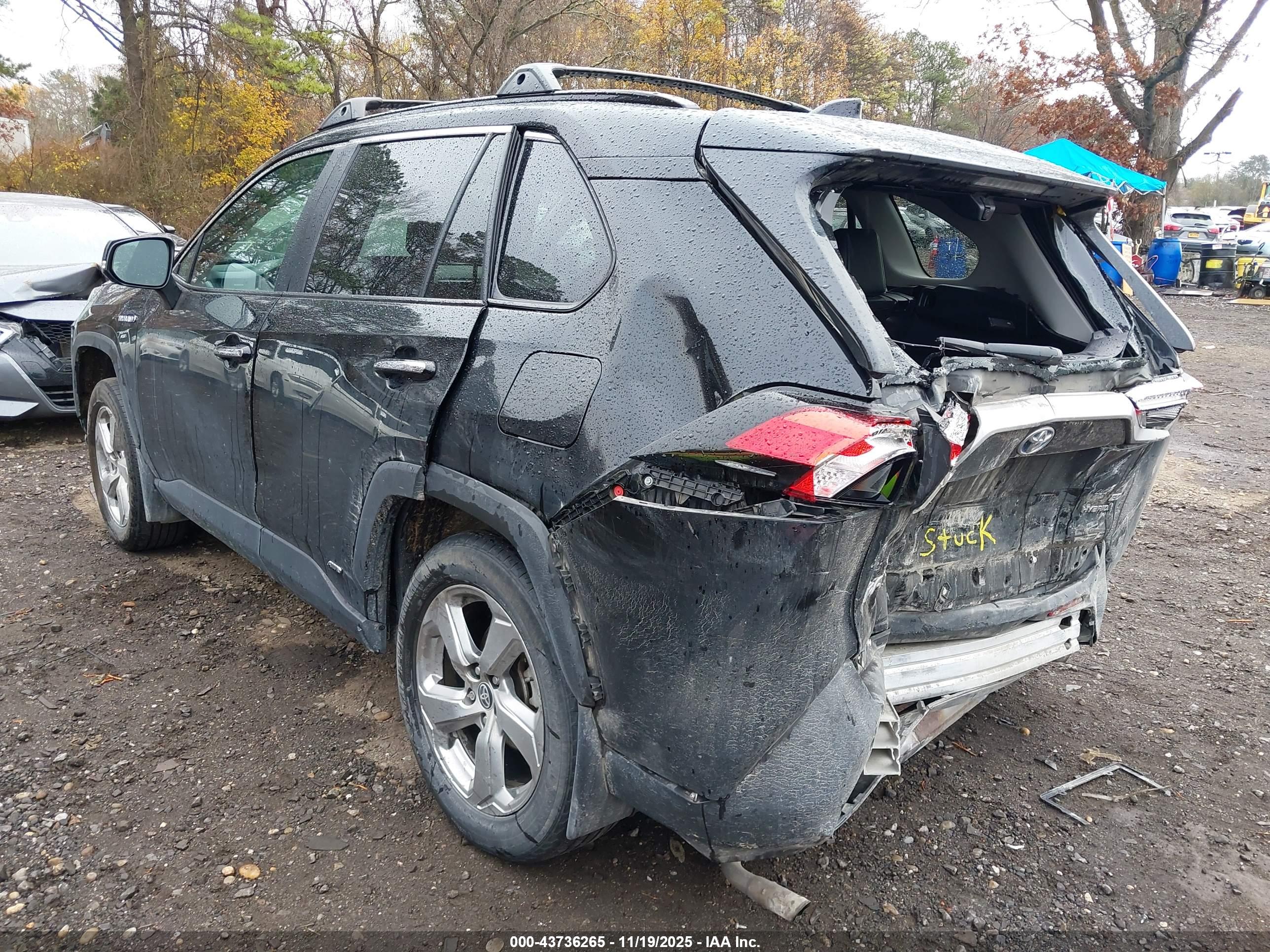 TOYOTA RAV4 image 3