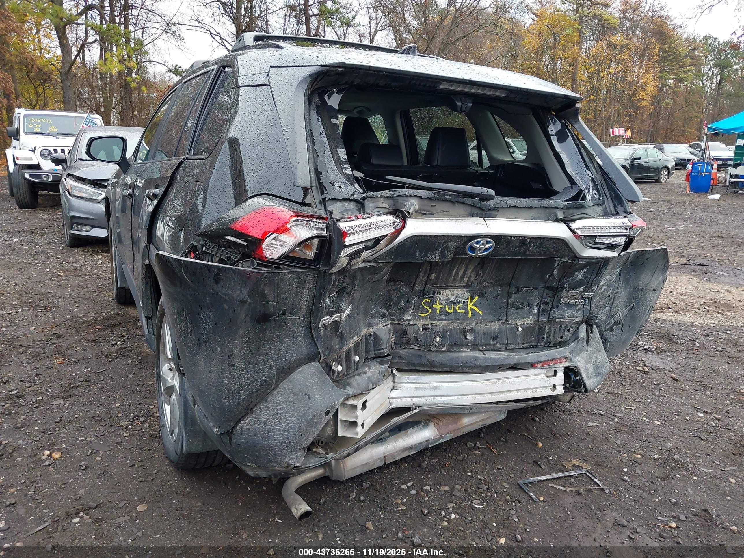 TOYOTA RAV4 image 6