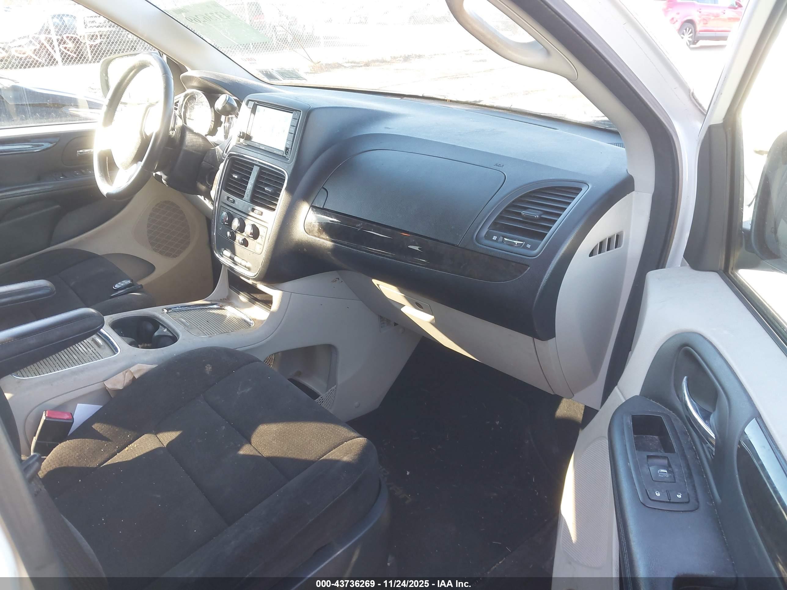 DODGE GRAND image 5