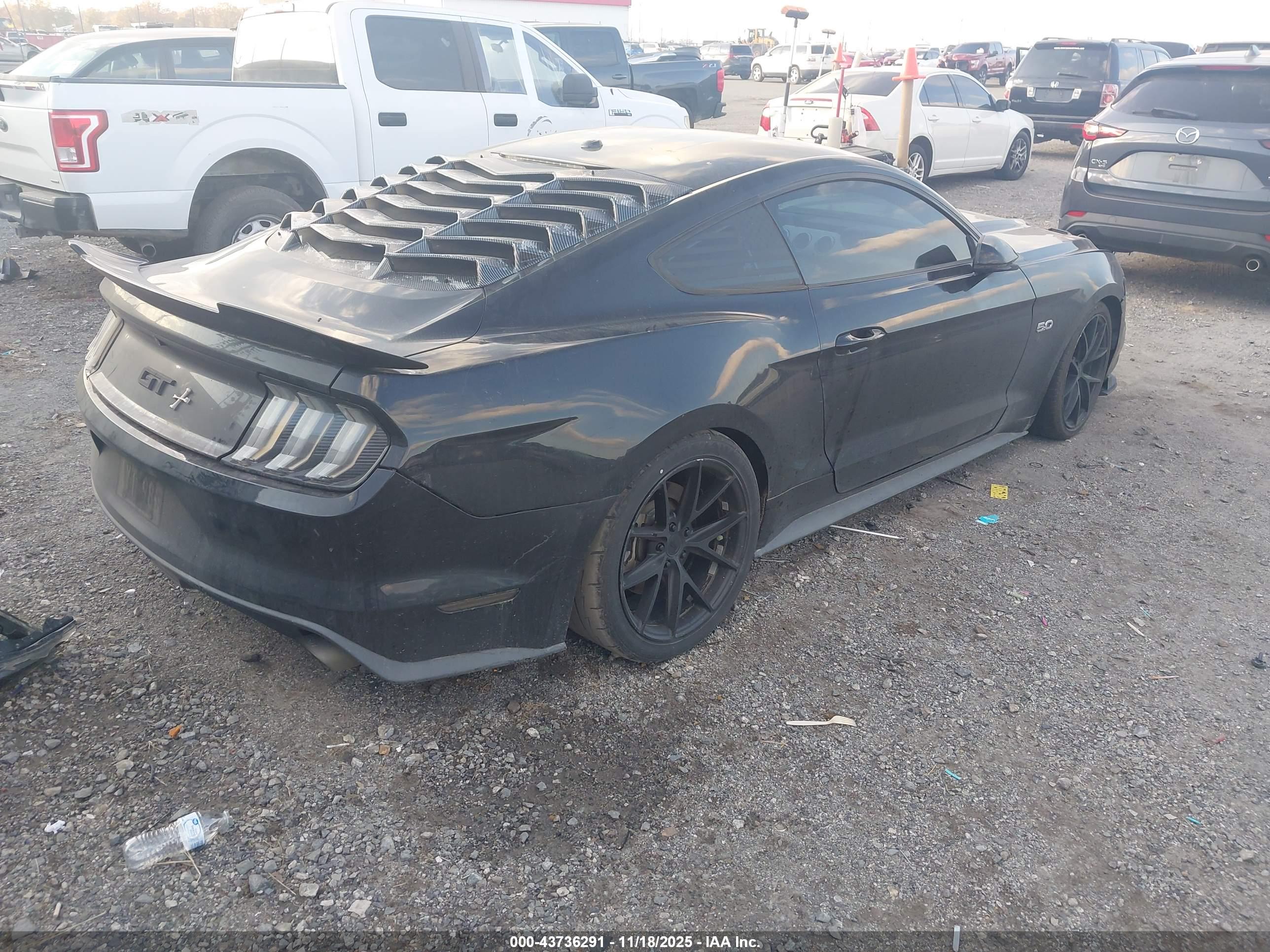 FORD MUSTANG image 4