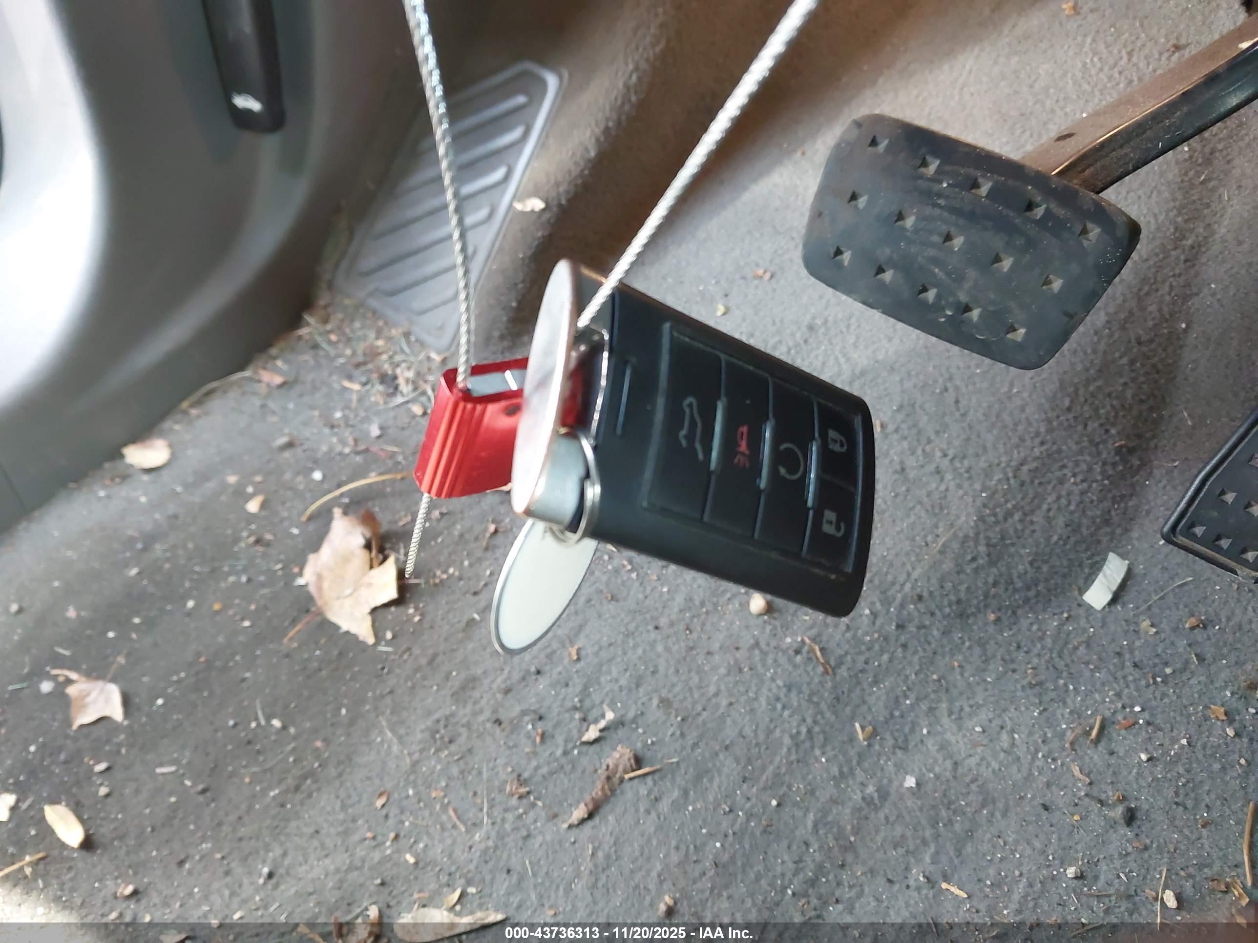 CADILLAC SRX image 11
